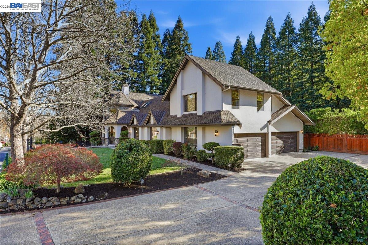 Detail Gallery Image 4 of 60 For 5212 Blackhawk Dr, Danville,  CA 94506 - 5 Beds | 5/1 Baths