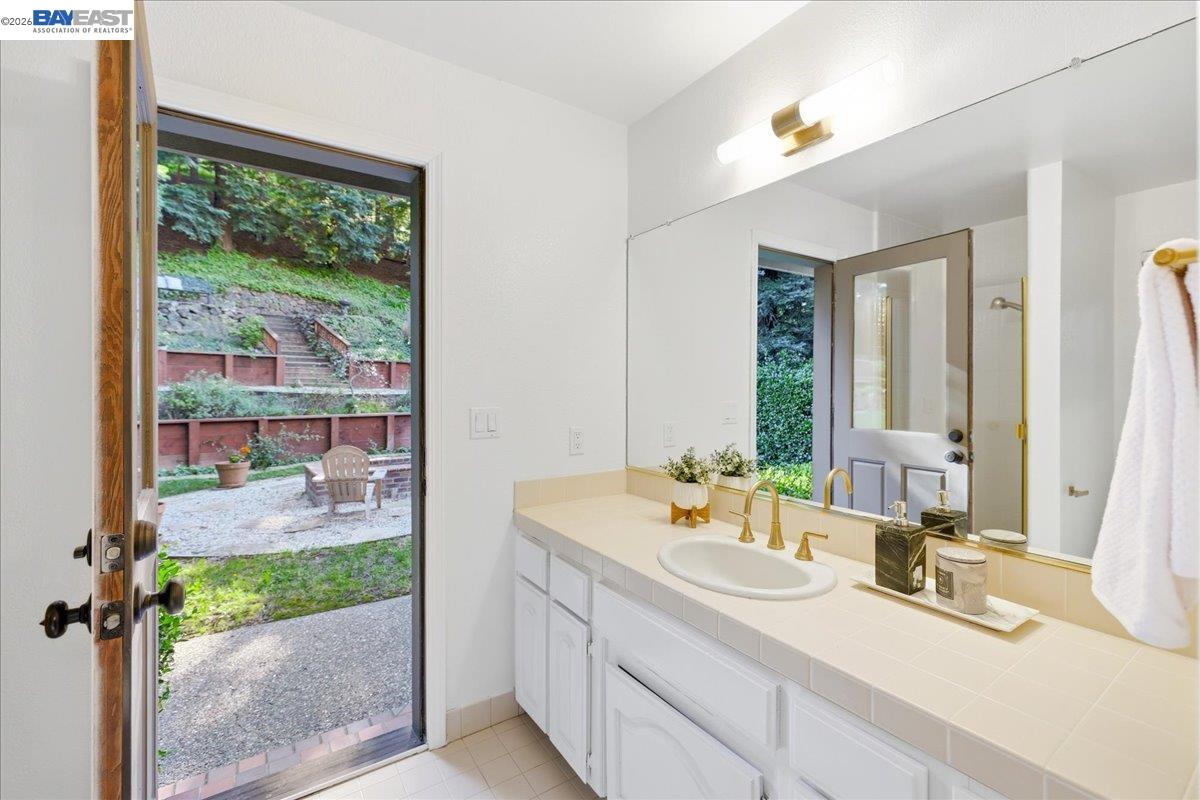 Detail Gallery Image 39 of 60 For 5212 Blackhawk Dr, Danville,  CA 94506 - 5 Beds | 5/1 Baths