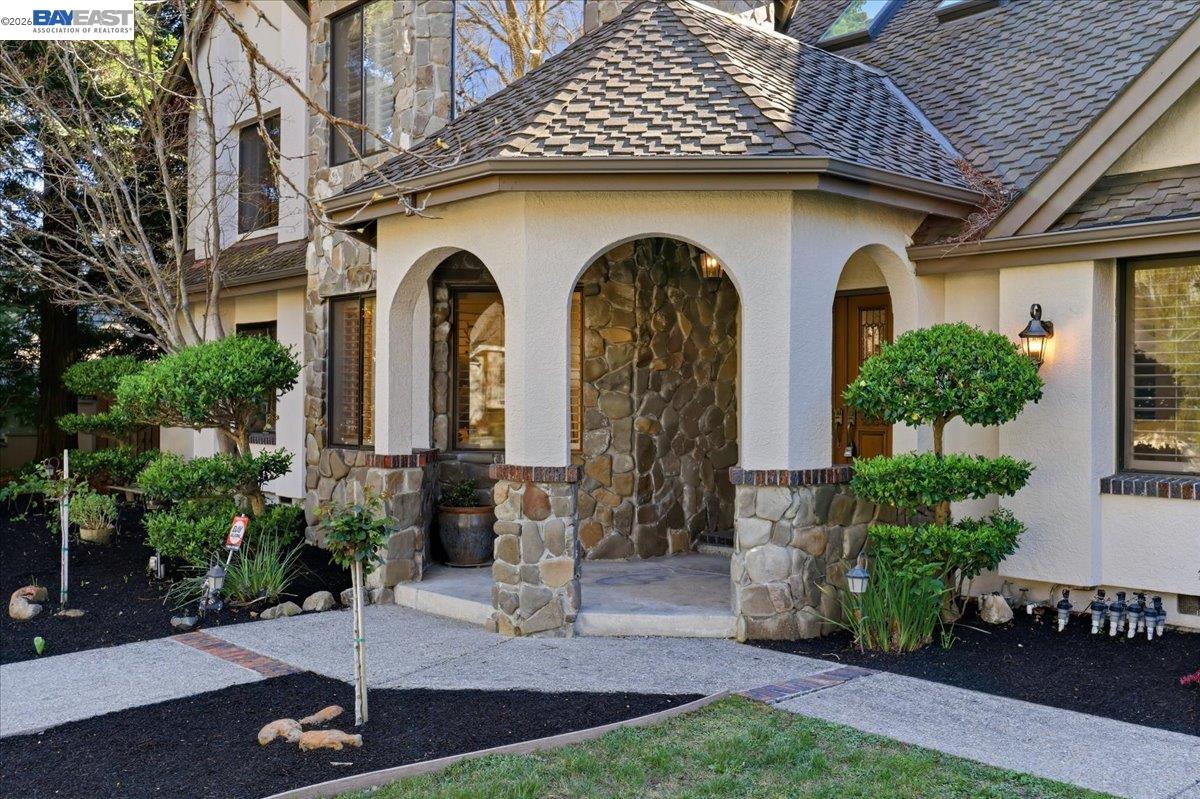 Detail Gallery Image 5 of 60 For 5212 Blackhawk Dr, Danville,  CA 94506 - 5 Beds | 5/1 Baths