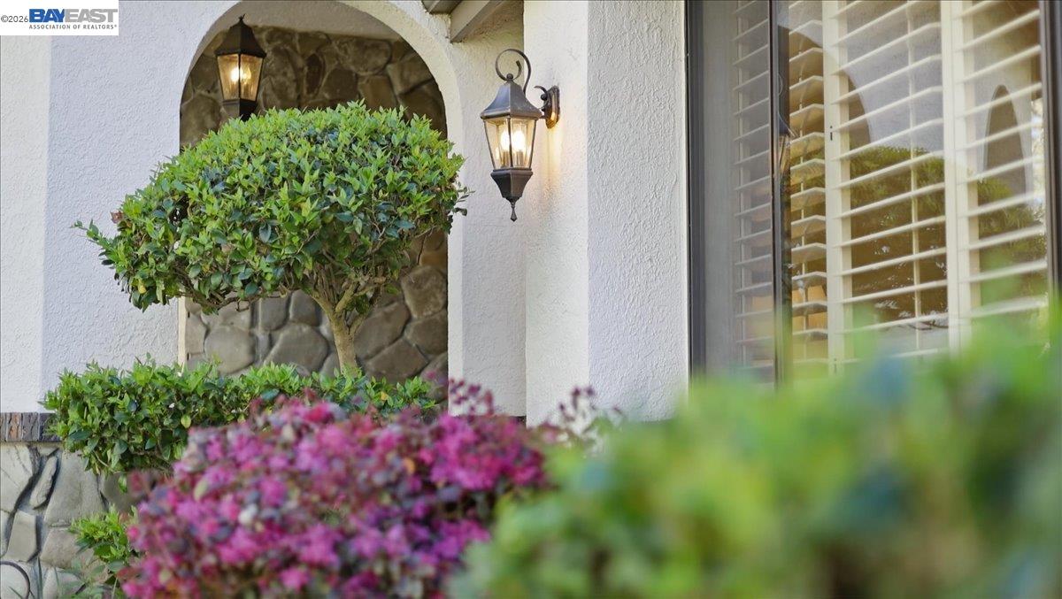 Detail Gallery Image 6 of 60 For 5212 Blackhawk Dr, Danville,  CA 94506 - 5 Beds | 5/1 Baths