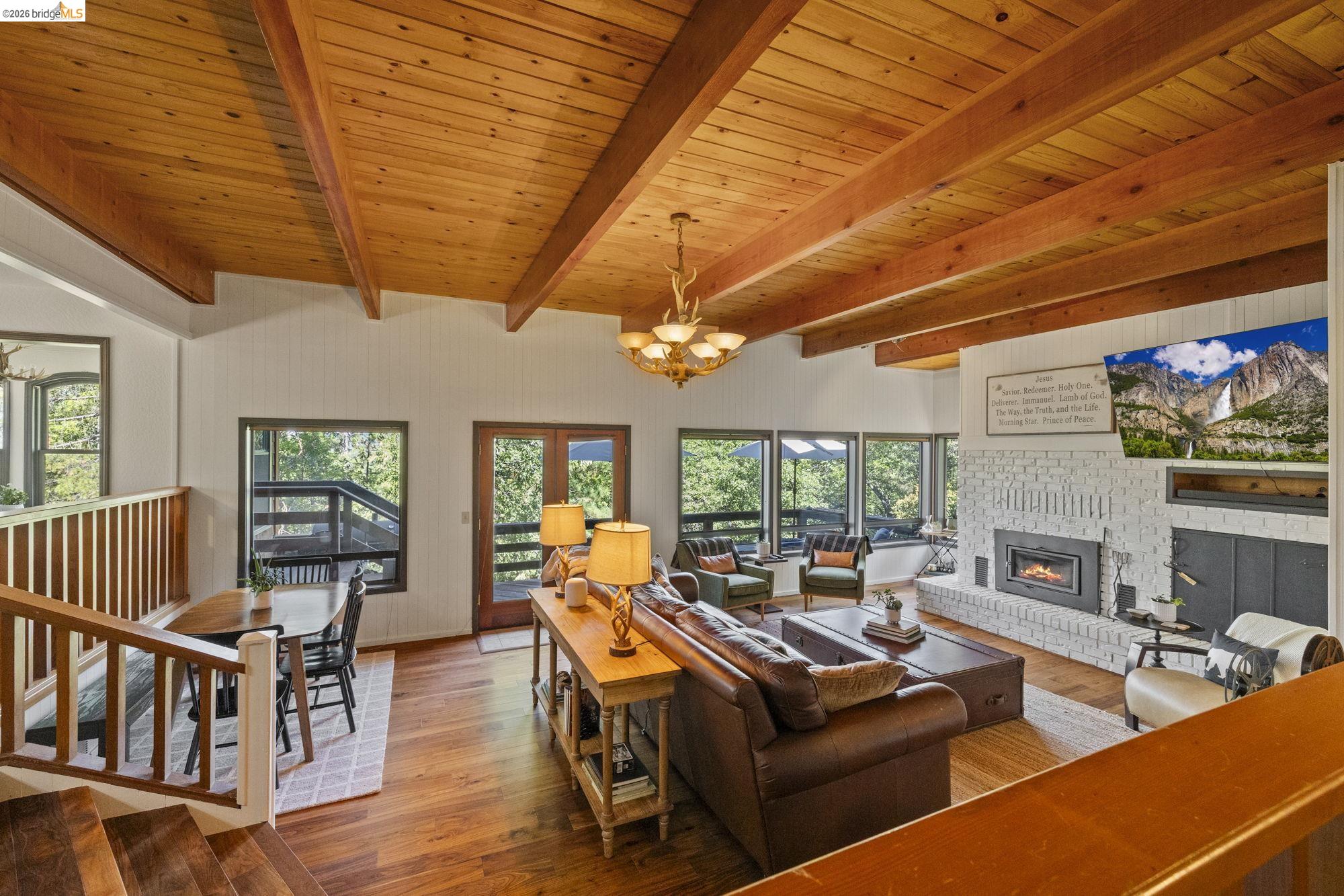 Detail Gallery Image 3 of 26 For 23009 Red Wing Trl, Twain Harte,  CA 95383 - 3 Beds | 3 Baths