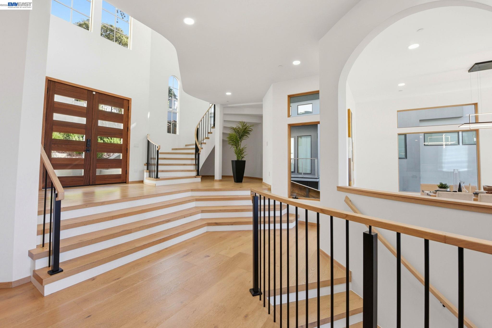 Detail Gallery Image 16 of 60 For 1024 Grizzly Peak Blvd, Berkeley,  CA 94708 - 5 Beds | 4/1 Baths