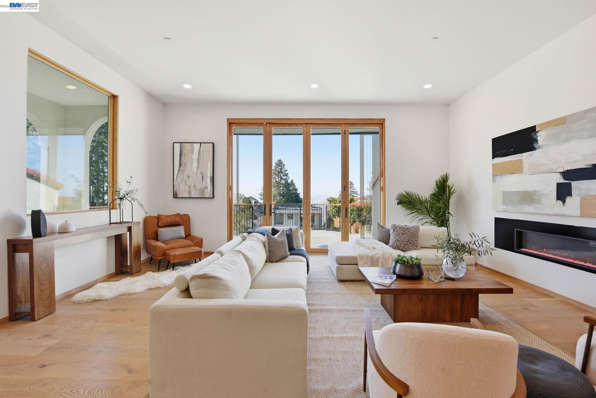 Detail Gallery Image 24 of 60 For 1024 Grizzly Peak Blvd, Berkeley,  CA 94708 - 5 Beds | 4/1 Baths