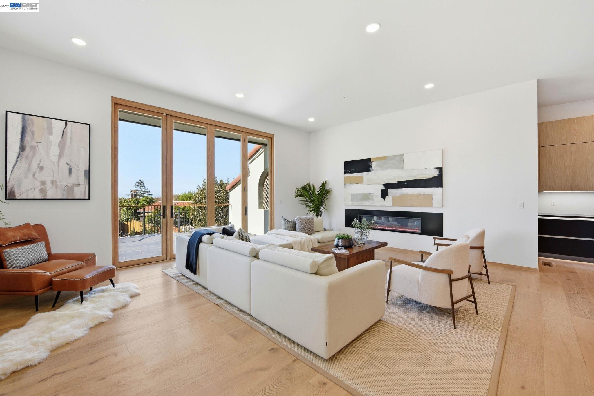 Detail Gallery Image 26 of 60 For 1024 Grizzly Peak Blvd, Berkeley,  CA 94708 - 5 Beds | 4/1 Baths