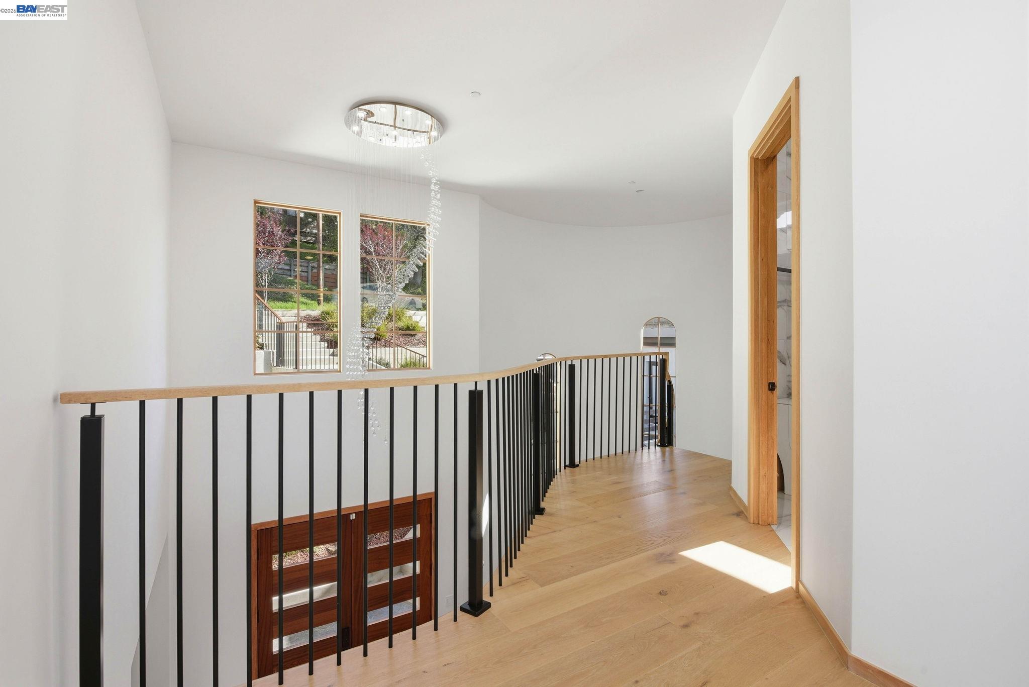 Detail Gallery Image 30 of 60 For 1024 Grizzly Peak Blvd, Berkeley,  CA 94708 - 5 Beds | 4/1 Baths