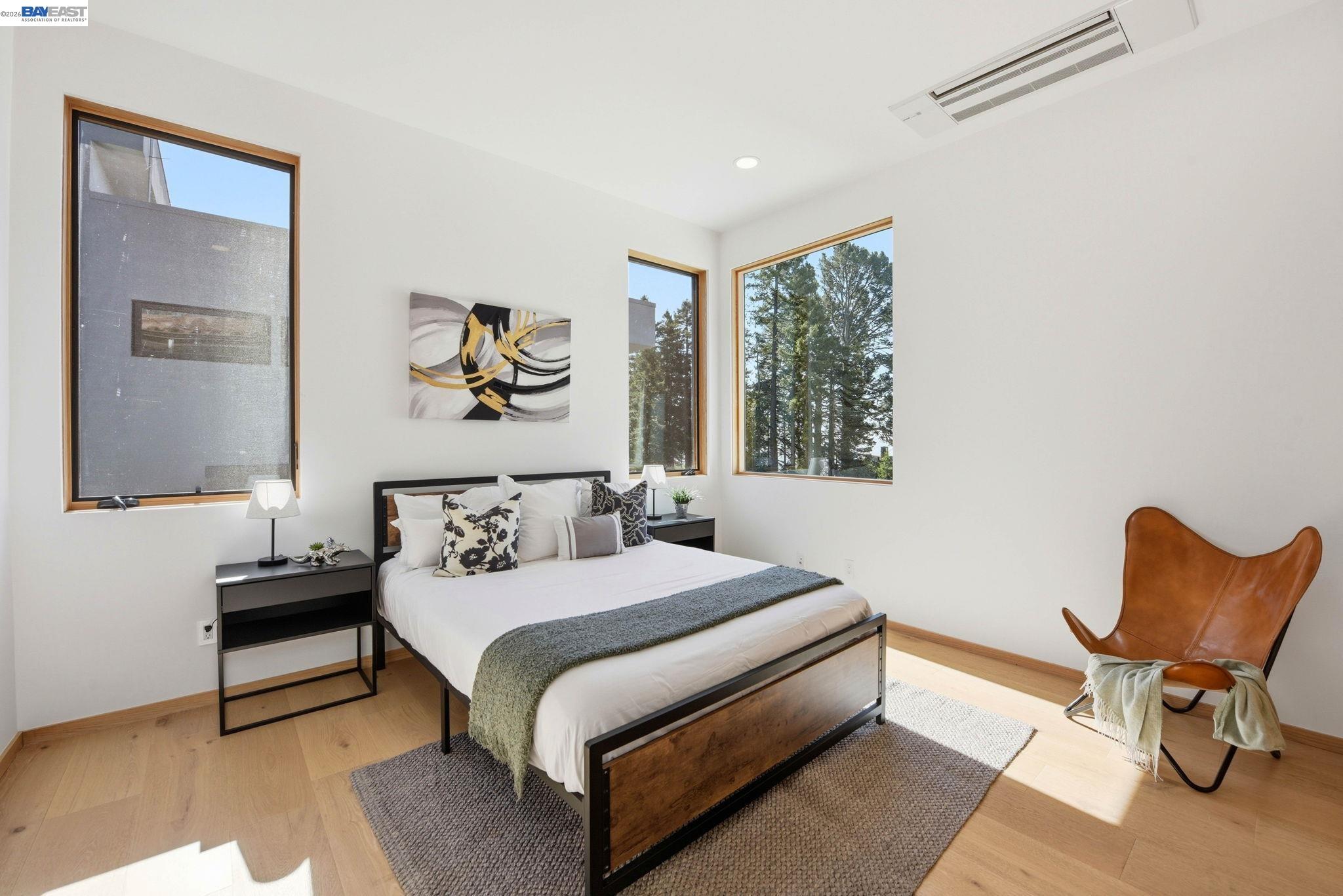 Detail Gallery Image 36 of 58 For 1024 Grizzly Peak Blvd, Berkeley,  CA 94708 - 5 Beds | 4/1 Baths