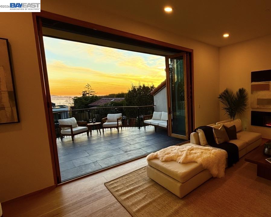 Detail Gallery Image 38 of 60 For 1024 Grizzly Peak Blvd, Berkeley,  CA 94708 - 5 Beds | 4/1 Baths