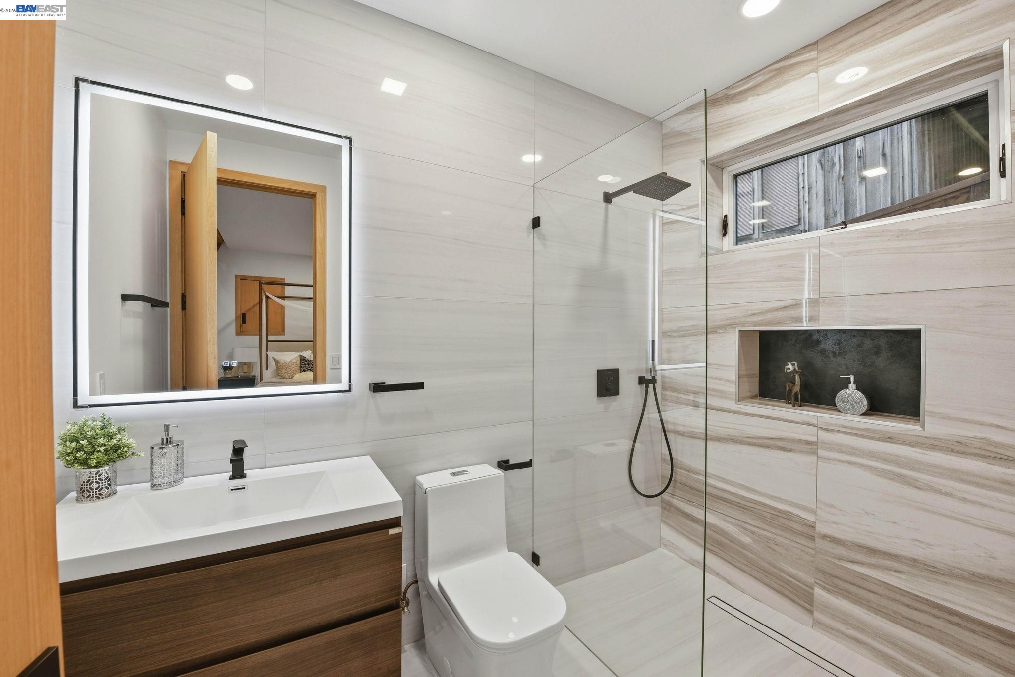 Detail Gallery Image 44 of 60 For 1024 Grizzly Peak Blvd, Berkeley,  CA 94708 - 5 Beds | 4/1 Baths