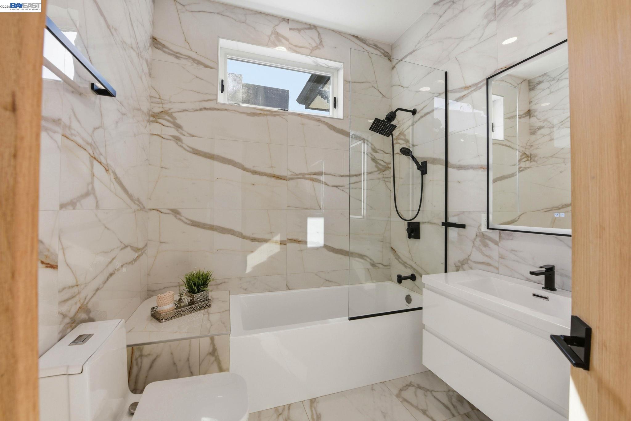 Detail Gallery Image 45 of 60 For 1024 Grizzly Peak Blvd, Berkeley,  CA 94708 - 5 Beds | 4/1 Baths