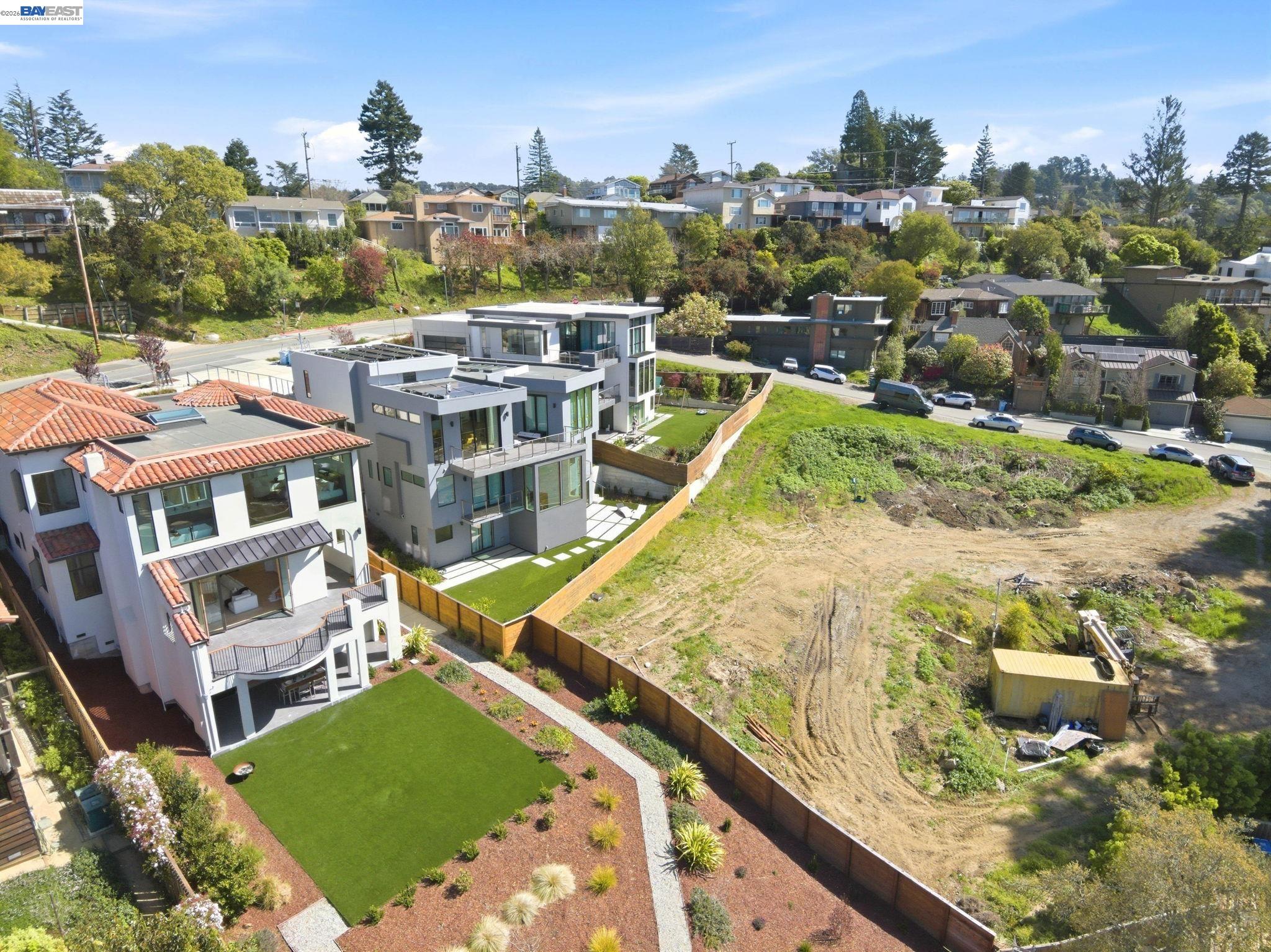 Detail Gallery Image 48 of 58 For 1024 Grizzly Peak Blvd, Berkeley,  CA 94708 - 5 Beds | 4/1 Baths