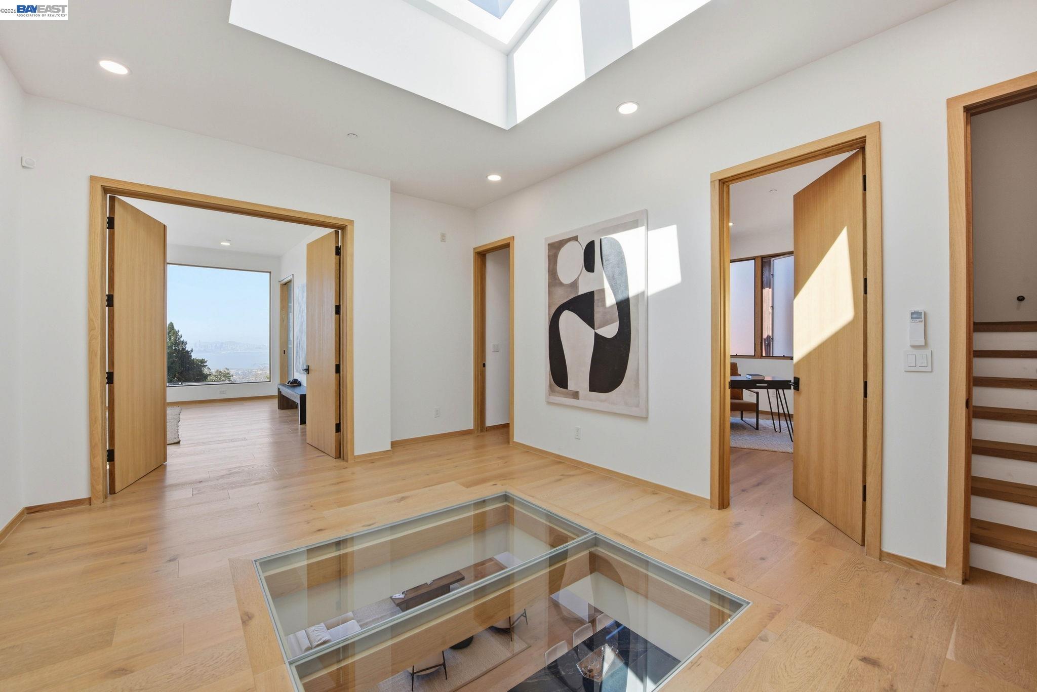 Detail Gallery Image 10 of 60 For 1024 Grizzly Peak Blvd, Berkeley,  CA 94708 - 5 Beds | 4/1 Baths