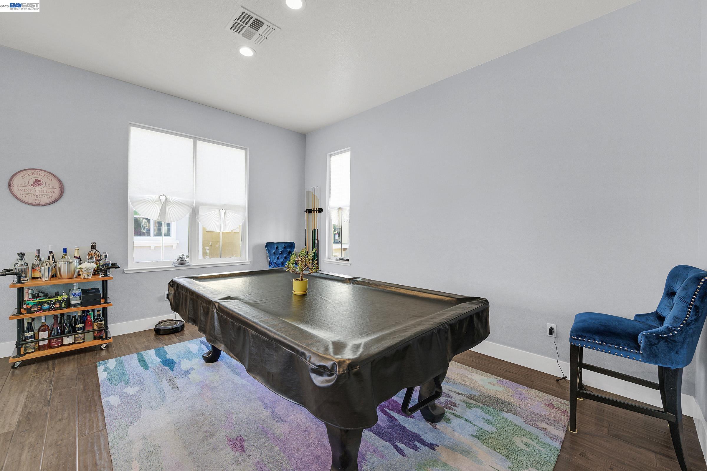 Detail Gallery Image 15 of 41 For 7228 Carneros Ln, Dublin,  CA 94568-4668 - 4 Beds | 3/1 Baths