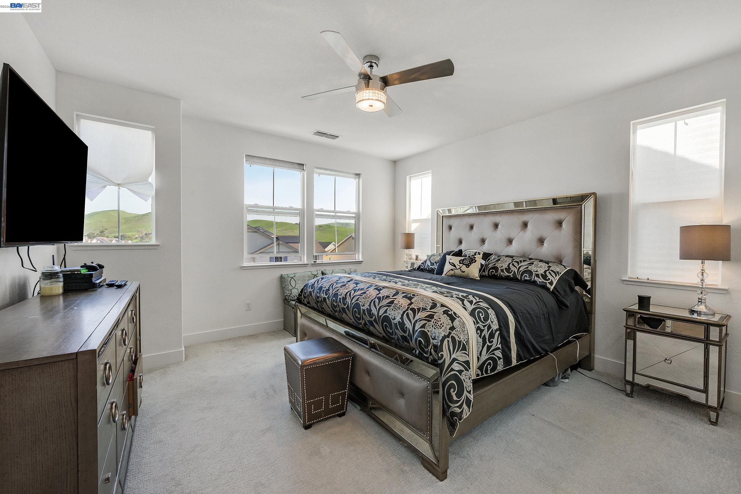 Detail Gallery Image 28 of 41 For 7228 Carneros Ln, Dublin,  CA 94568-4668 - 4 Beds | 3/1 Baths