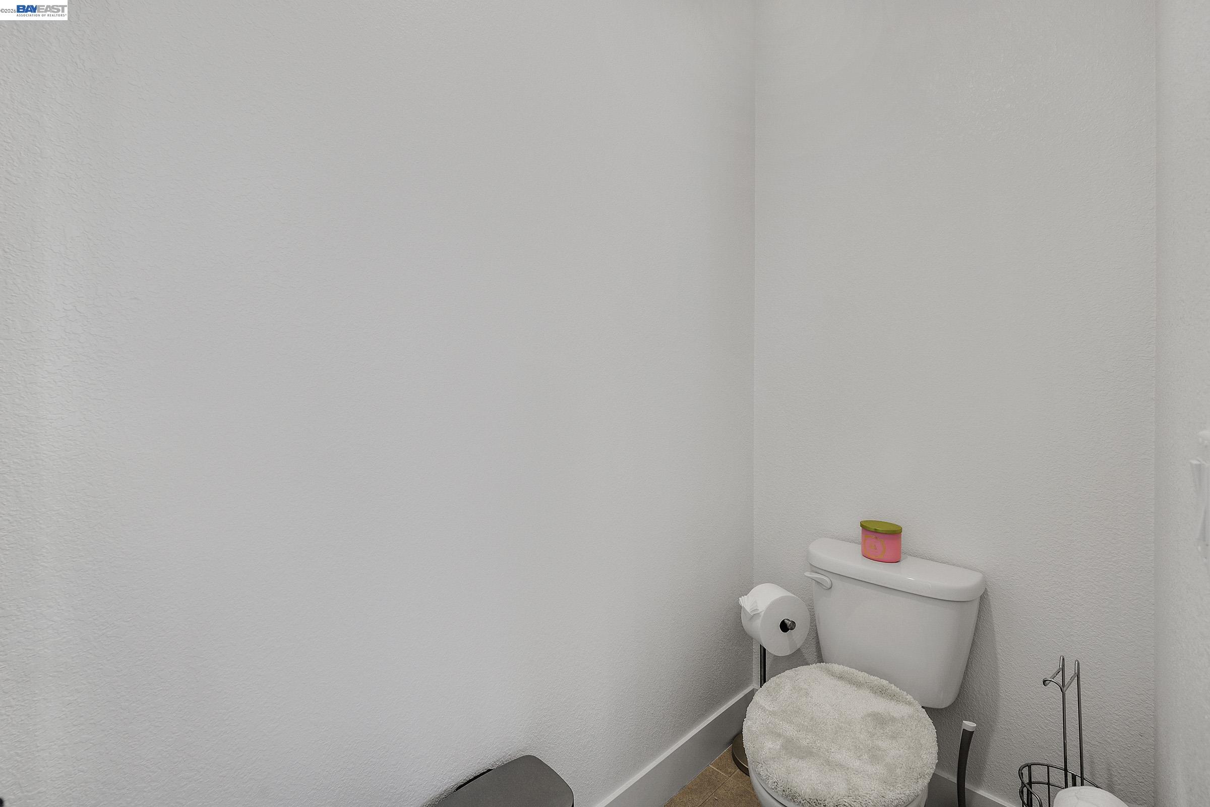 Detail Gallery Image 33 of 41 For 7228 Carneros Ln, Dublin,  CA 94568-4668 - 4 Beds | 3/1 Baths