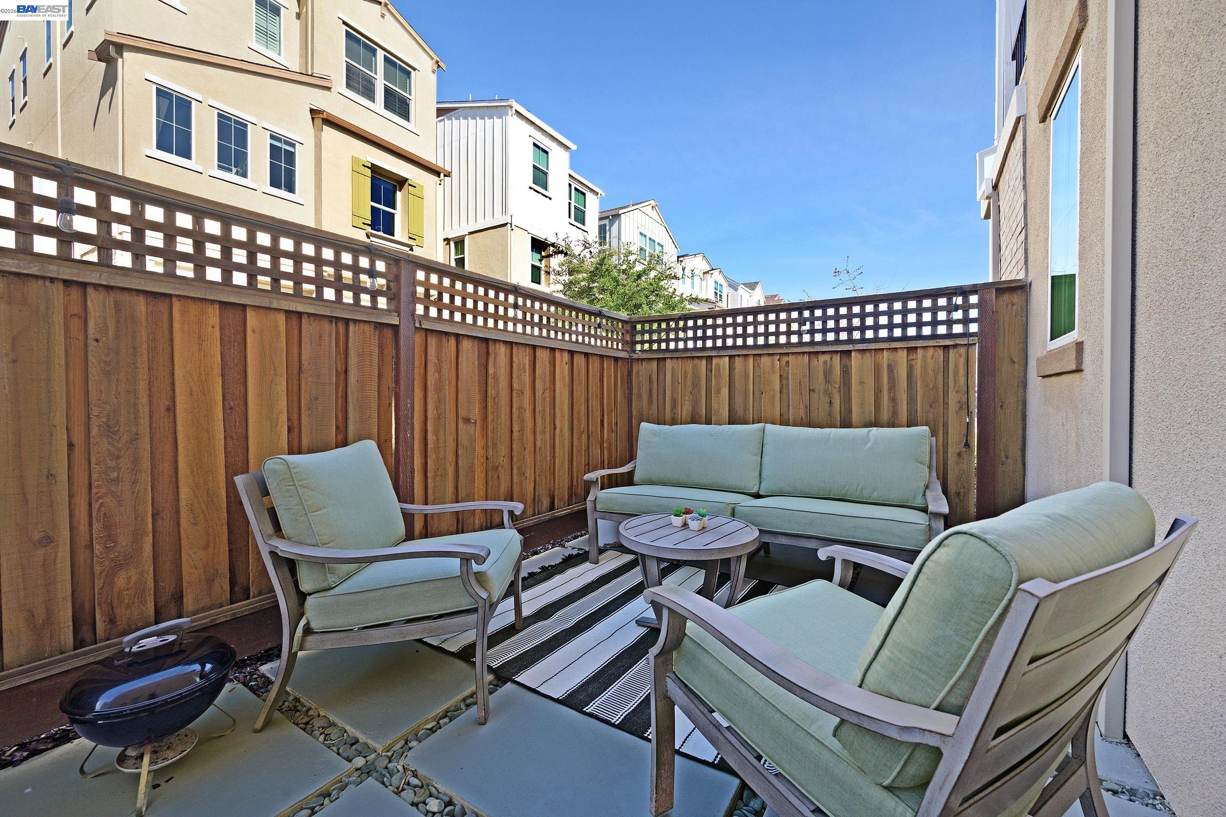 Detail Gallery Image 35 of 41 For 7228 Carneros Ln, Dublin,  CA 94568-4668 - 4 Beds | 3/1 Baths