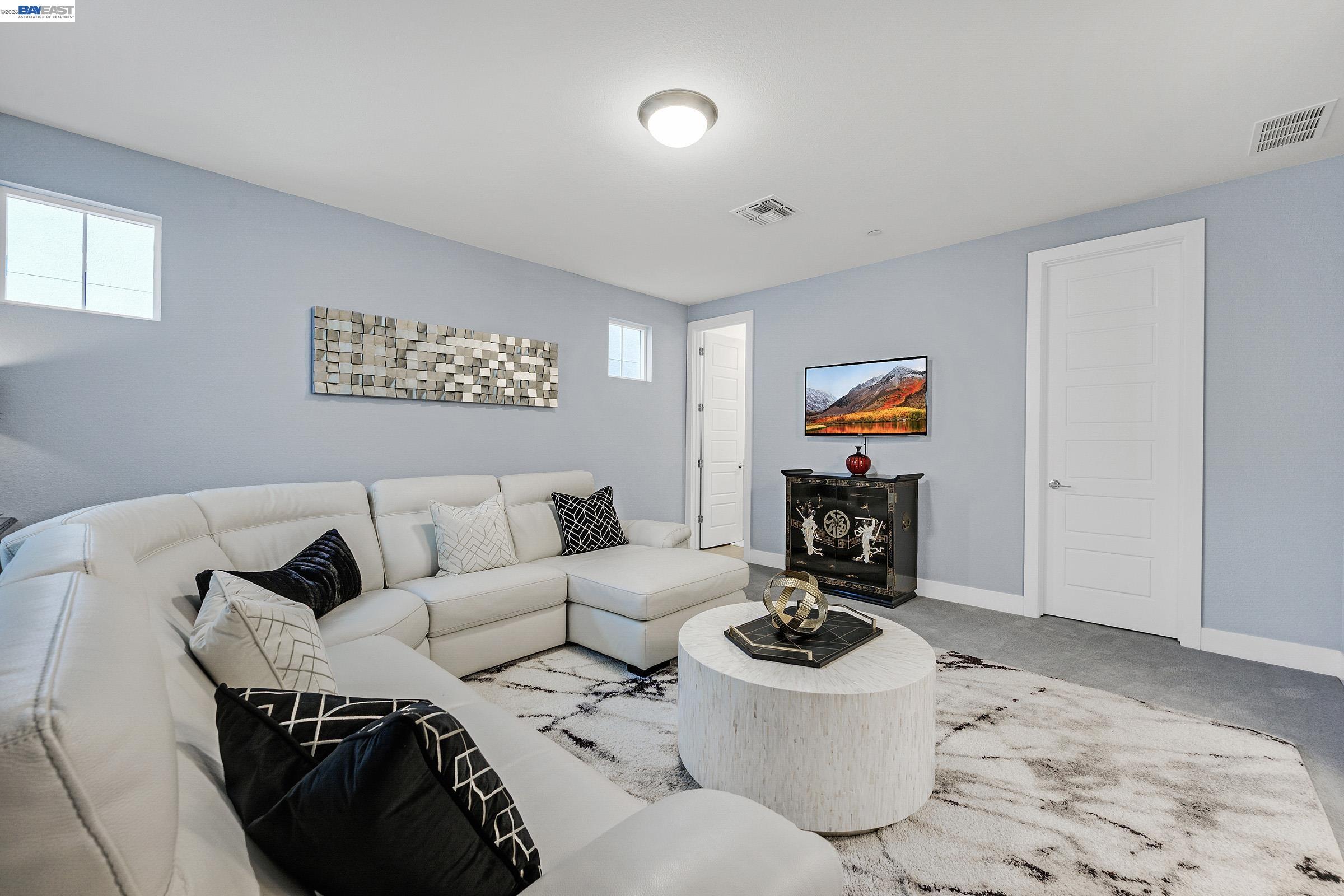 Detail Gallery Image 6 of 41 For 7228 Carneros Ln, Dublin,  CA 94568-4668 - 4 Beds | 3/1 Baths