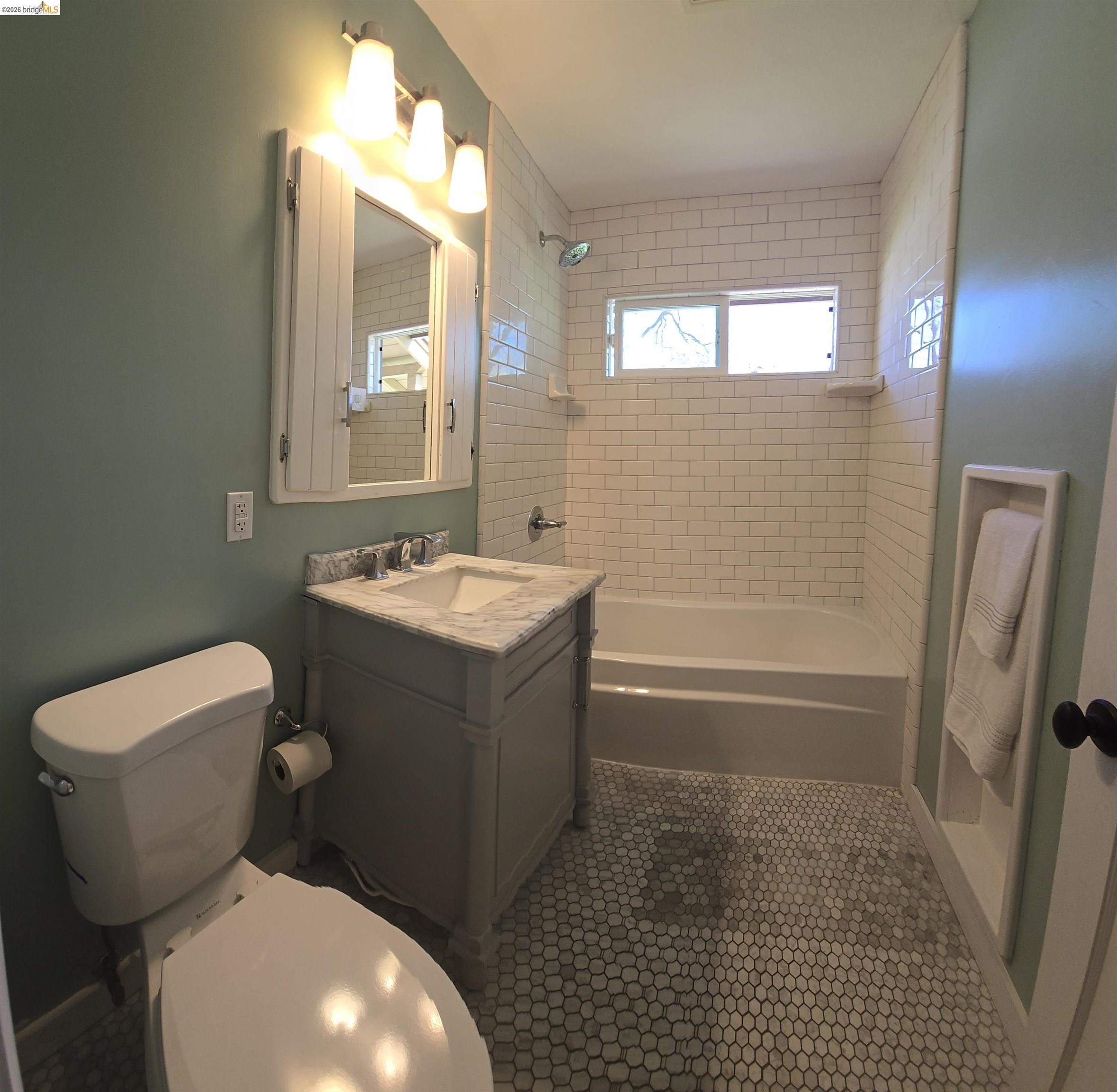 Detail Gallery Image 16 of 22 For 1142 Oakwood Ave, Vallejo,  CA 94591 - 3 Beds | 2 Baths