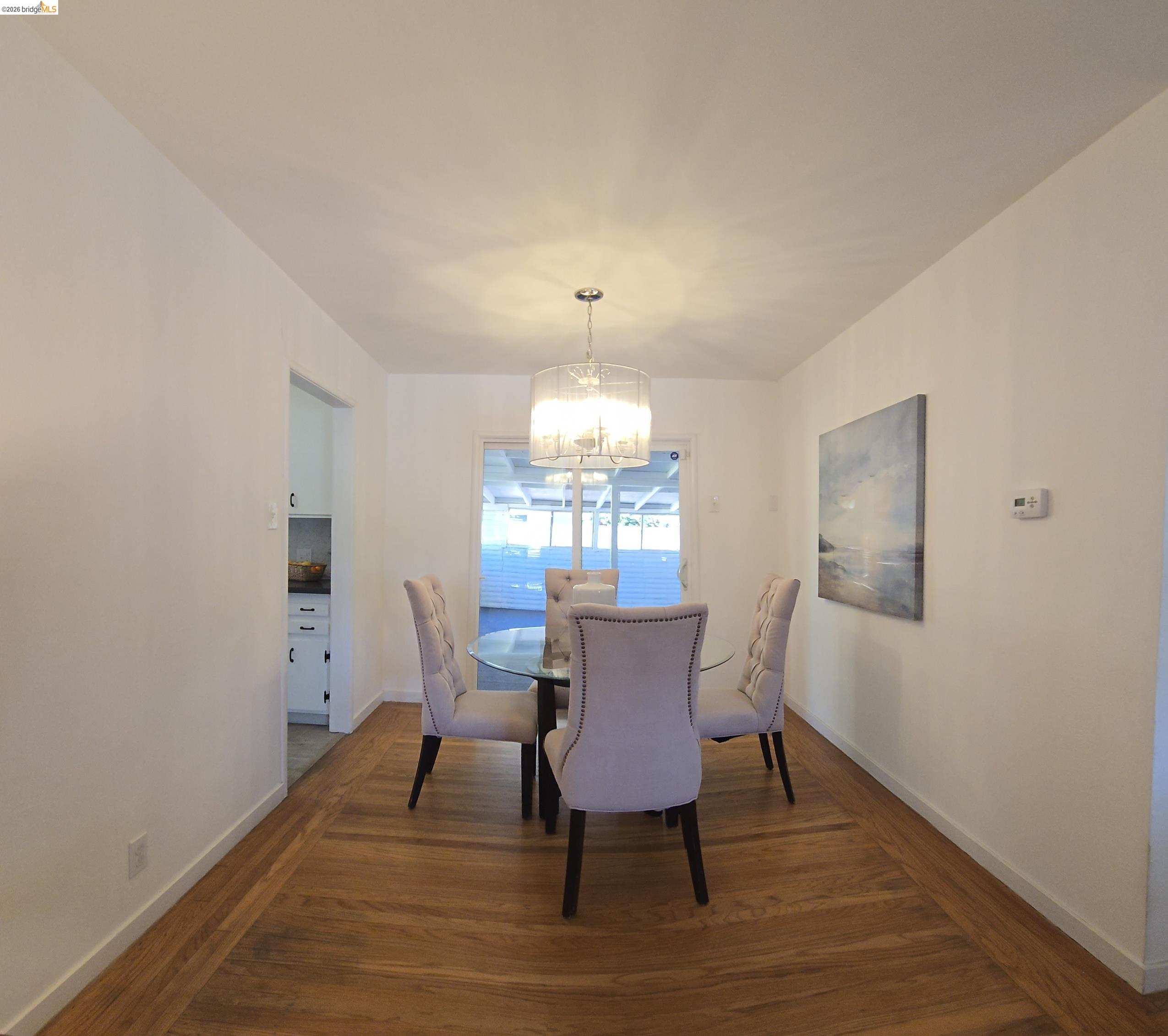 Detail Gallery Image 5 of 22 For 1142 Oakwood Ave, Vallejo,  CA 94591 - 3 Beds | 2 Baths