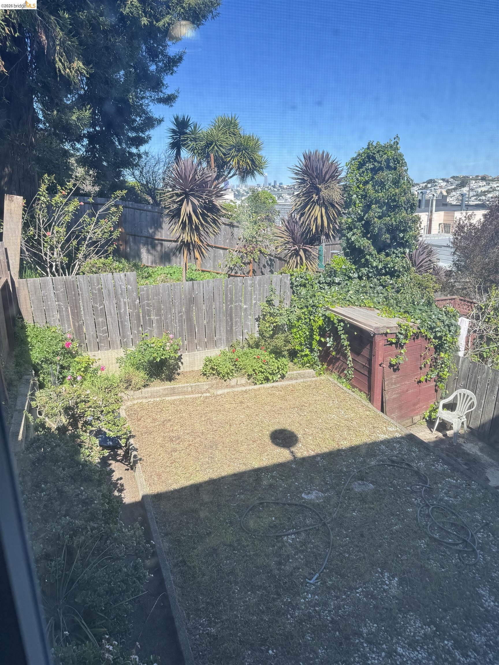 Detail Gallery Image 13 of 20 For 220 Olmstead, San Francisco,  CA 94134 - 3 Beds | 1 Baths