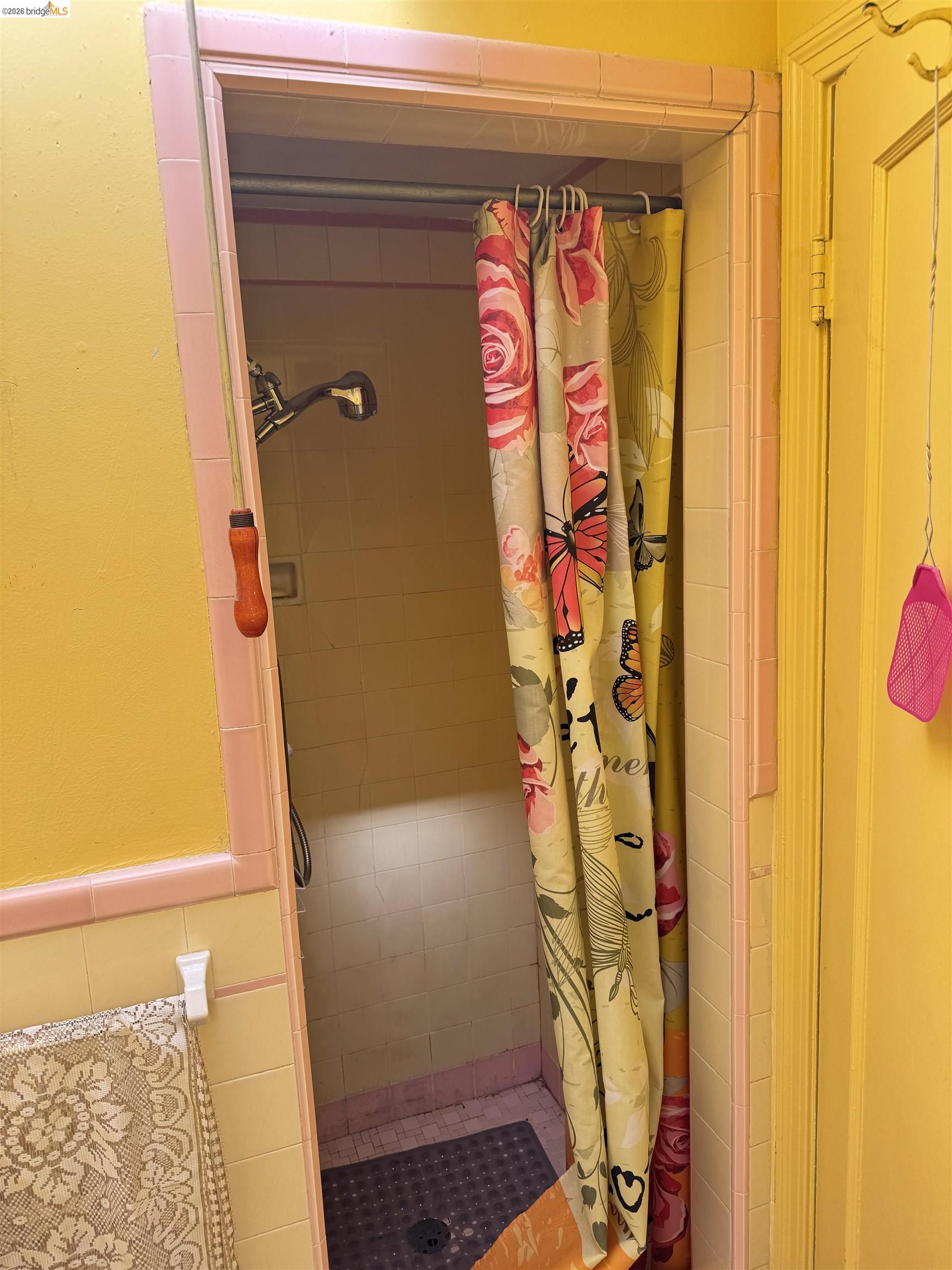 Detail Gallery Image 15 of 20 For 220 Olmstead, San Francisco,  CA 94134 - 3 Beds | 1 Baths