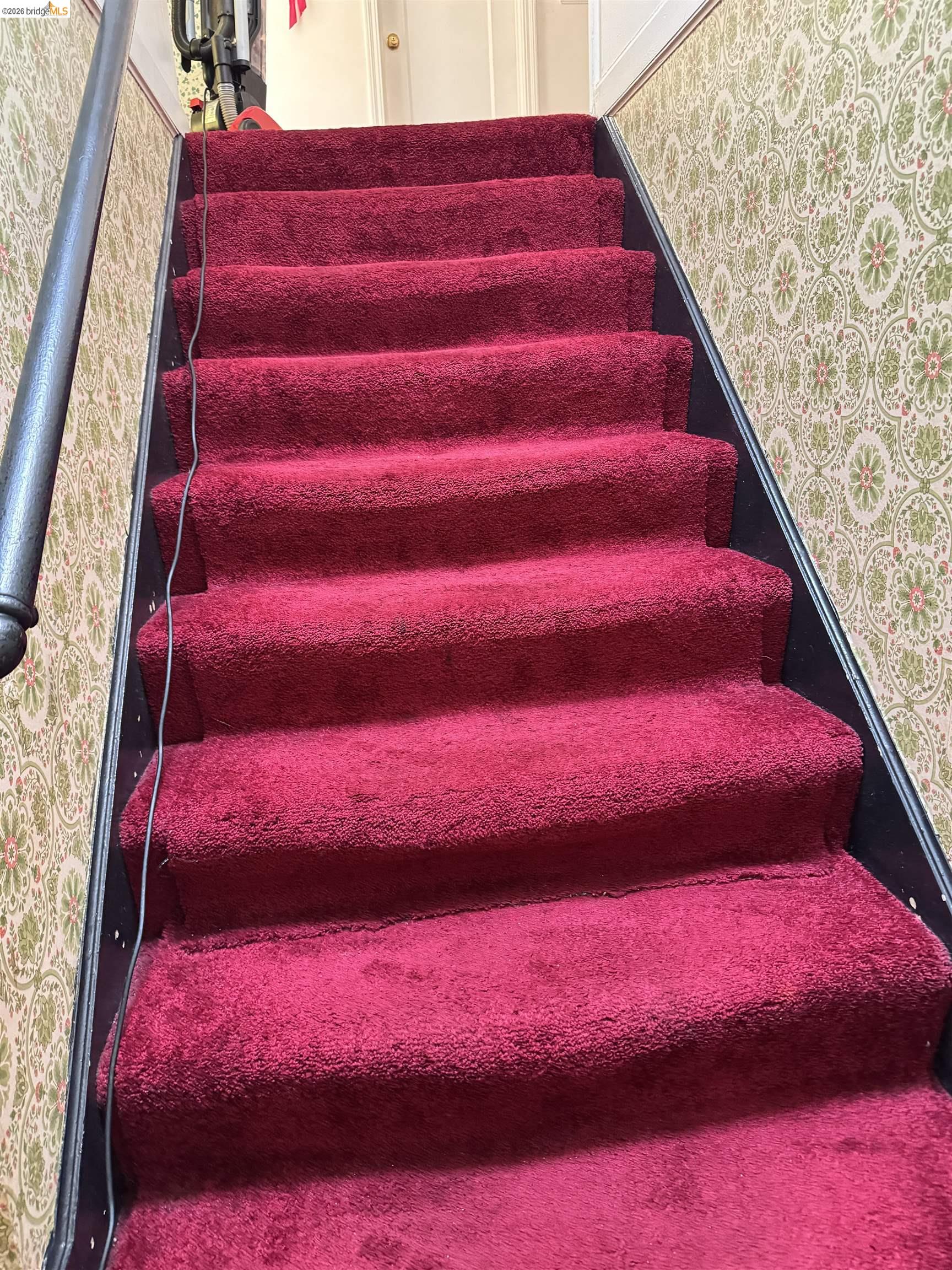 Detail Gallery Image 3 of 20 For 220 Olmstead, San Francisco,  CA 94134 - 3 Beds | 1 Baths