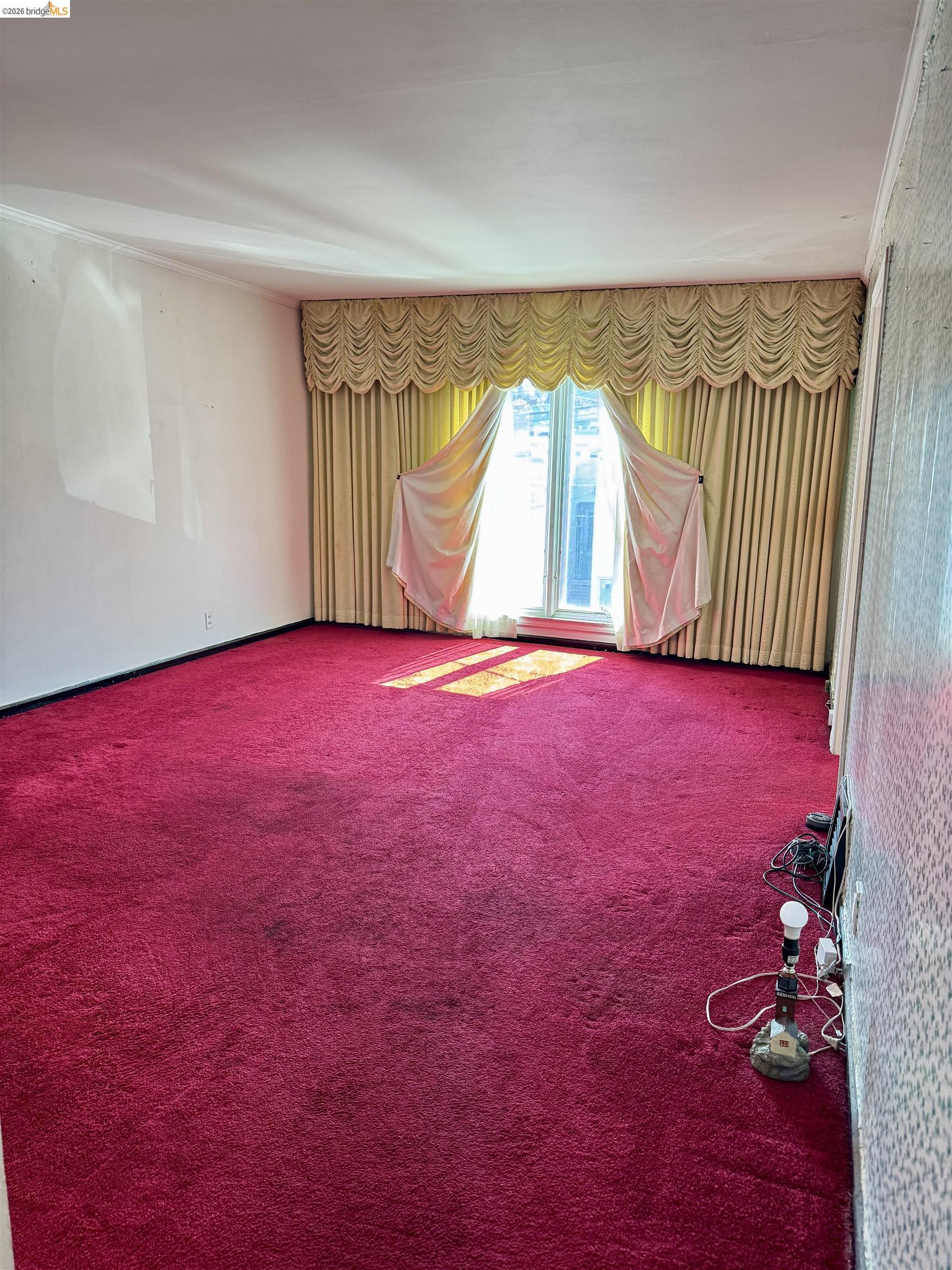 Detail Gallery Image 4 of 20 For 220 Olmstead, San Francisco,  CA 94134 - 3 Beds | 1 Baths