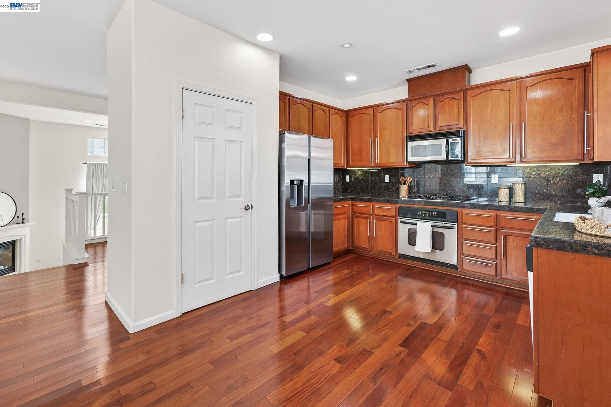 Photo #12: 41126839 Listing: Photo #12