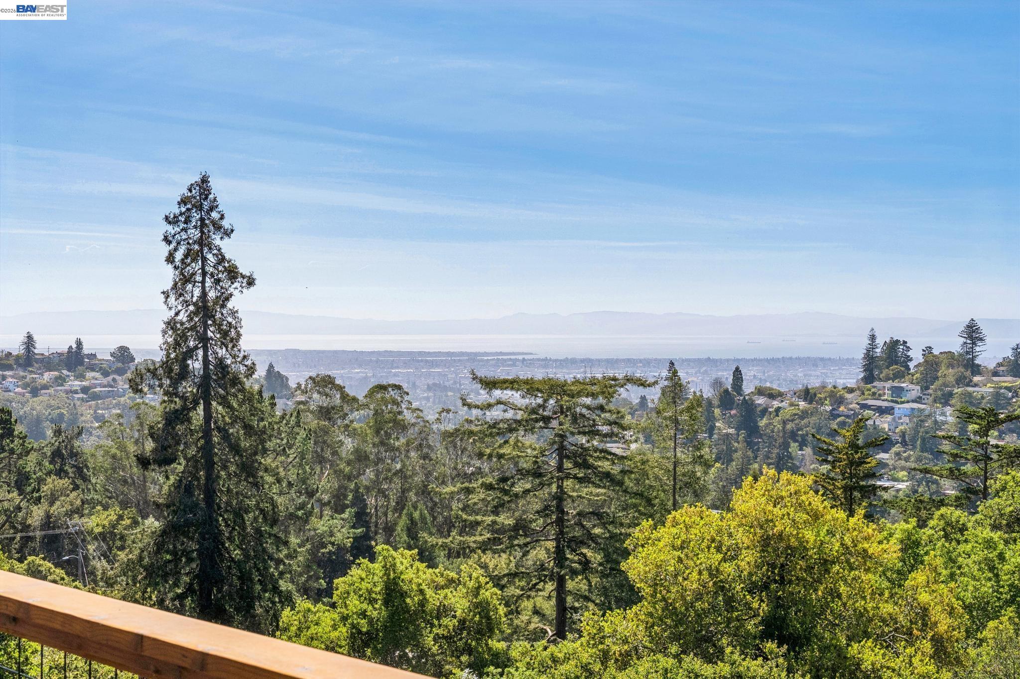 Detail Gallery Image 22 of 60 For 5969 Rincon Dr, Oakland,  CA 94611 - 5 Beds | 3 Baths