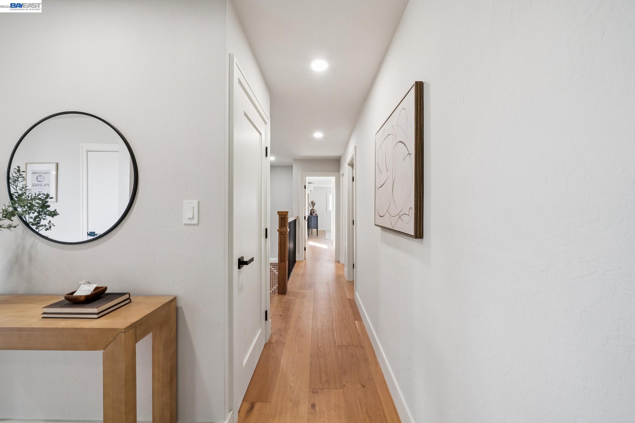 Detail Gallery Image 23 of 60 For 5969 Rincon Dr, Oakland,  CA 94611 - 5 Beds | 3 Baths