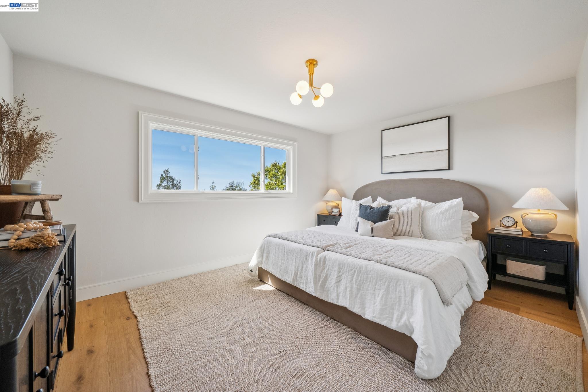 Detail Gallery Image 24 of 60 For 5969 Rincon Dr, Oakland,  CA 94611 - 5 Beds | 3 Baths