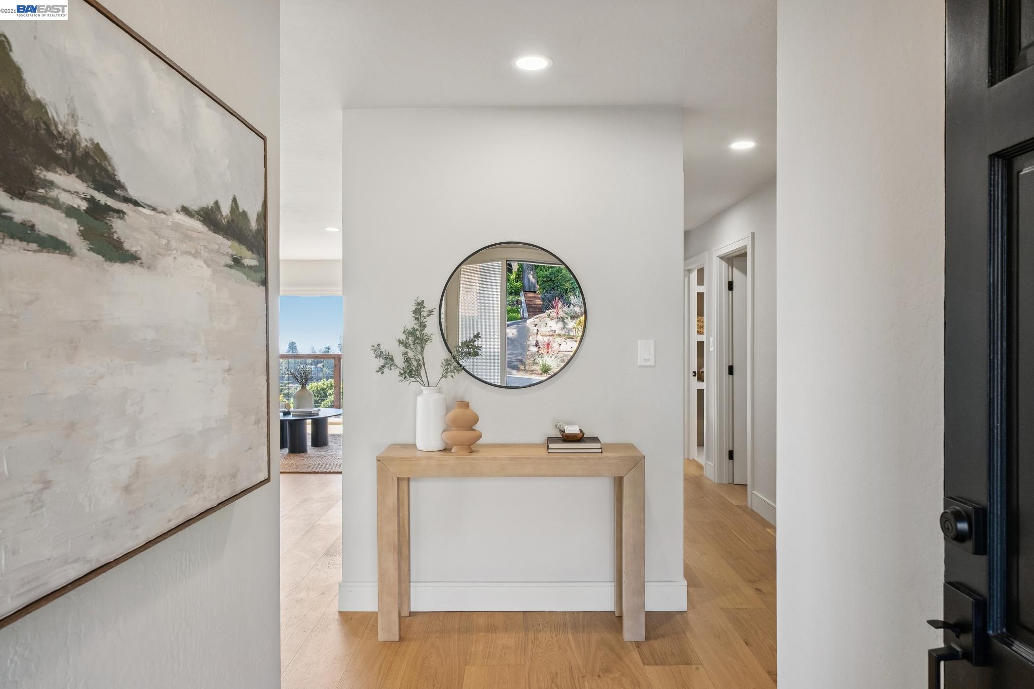 Detail Gallery Image 4 of 60 For 5969 Rincon Dr, Oakland,  CA 94611 - 5 Beds | 3 Baths