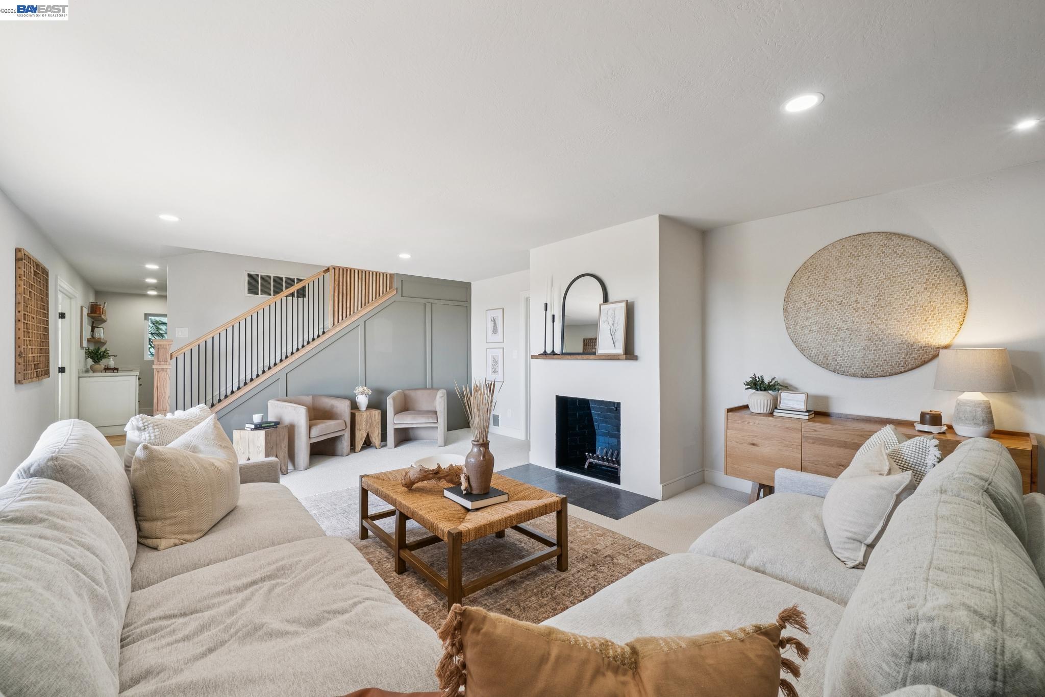 Detail Gallery Image 35 of 60 For 5969 Rincon Dr, Oakland,  CA 94611 - 5 Beds | 3 Baths