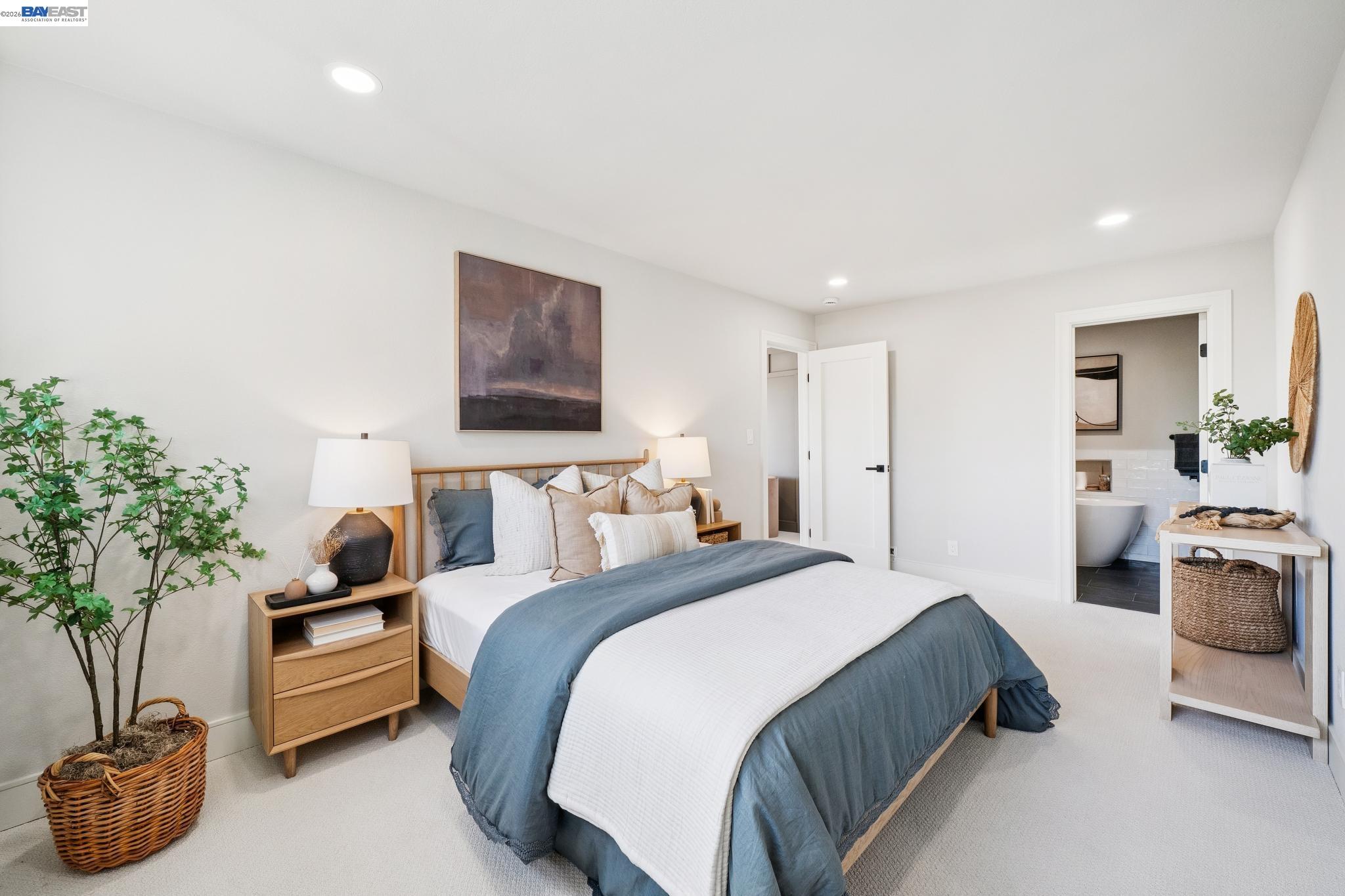 Detail Gallery Image 42 of 60 For 5969 Rincon Dr, Oakland,  CA 94611 - 5 Beds | 3 Baths