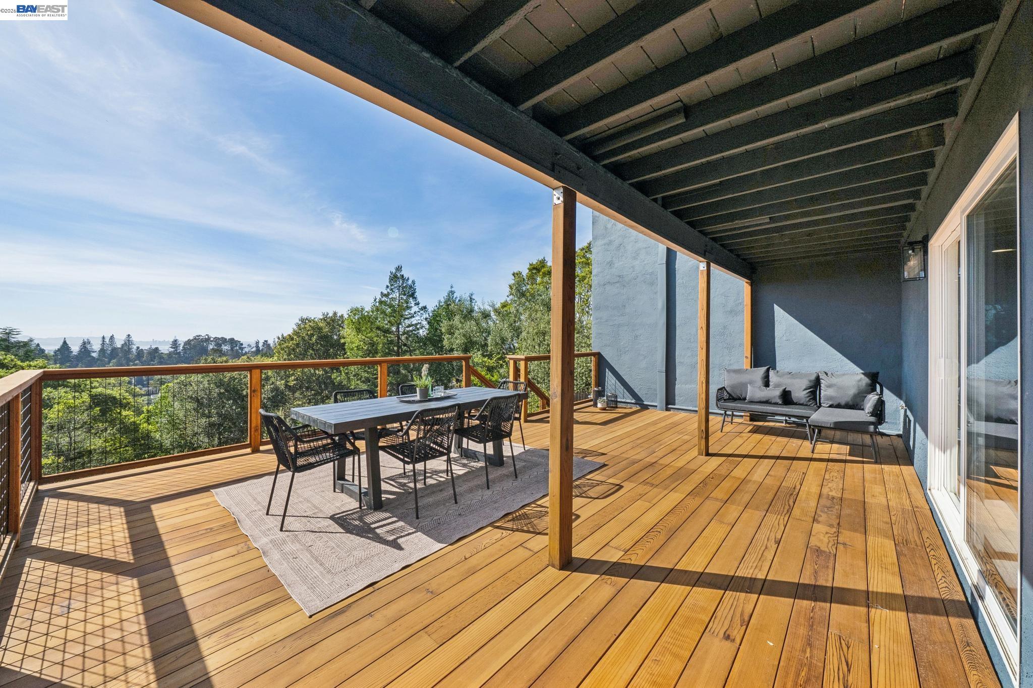 Detail Gallery Image 45 of 60 For 5969 Rincon Dr, Oakland,  CA 94611 - 5 Beds | 3 Baths