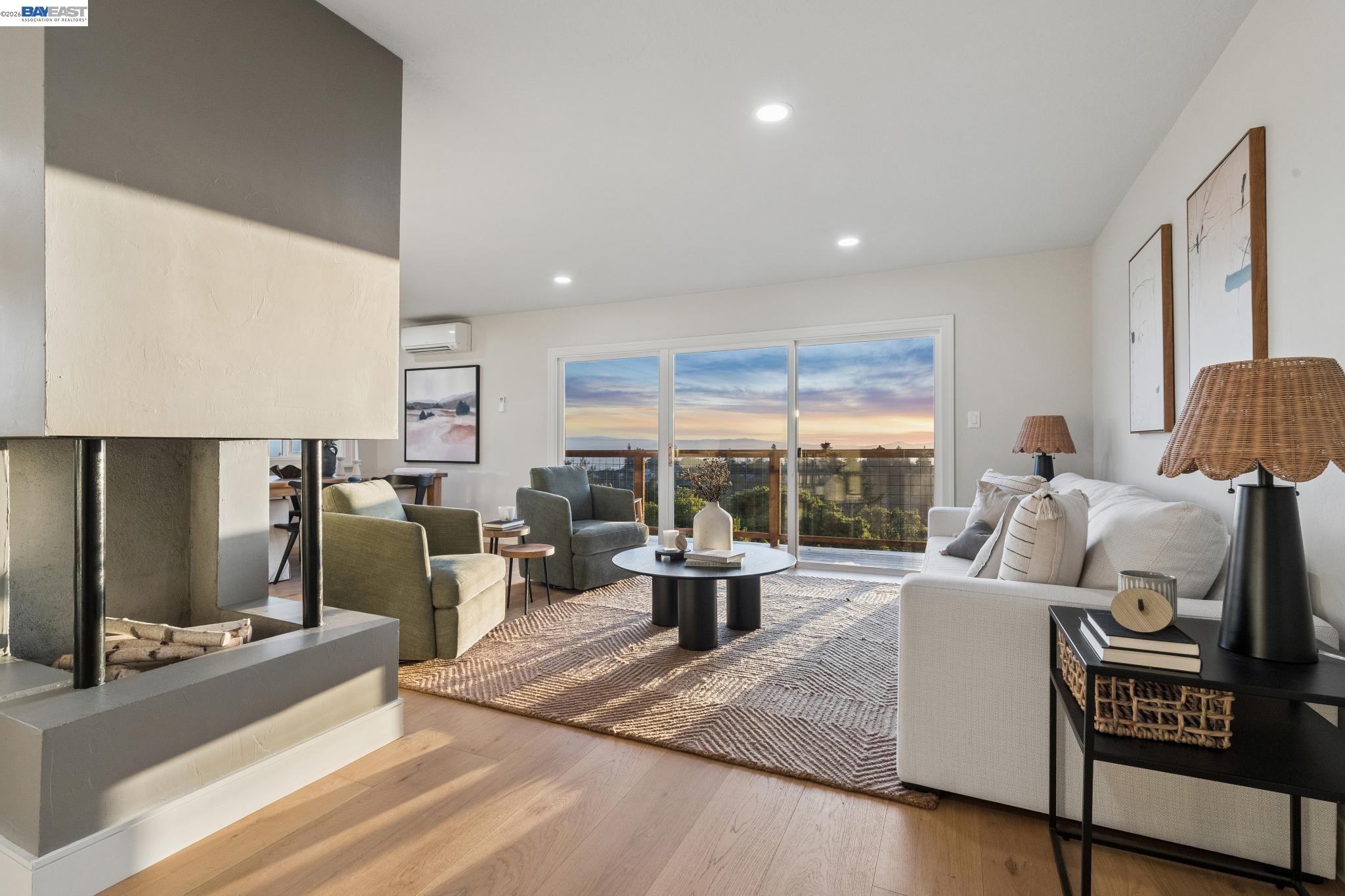 Detail Gallery Image 50 of 60 For 5969 Rincon Dr, Oakland,  CA 94611 - 5 Beds | 3 Baths