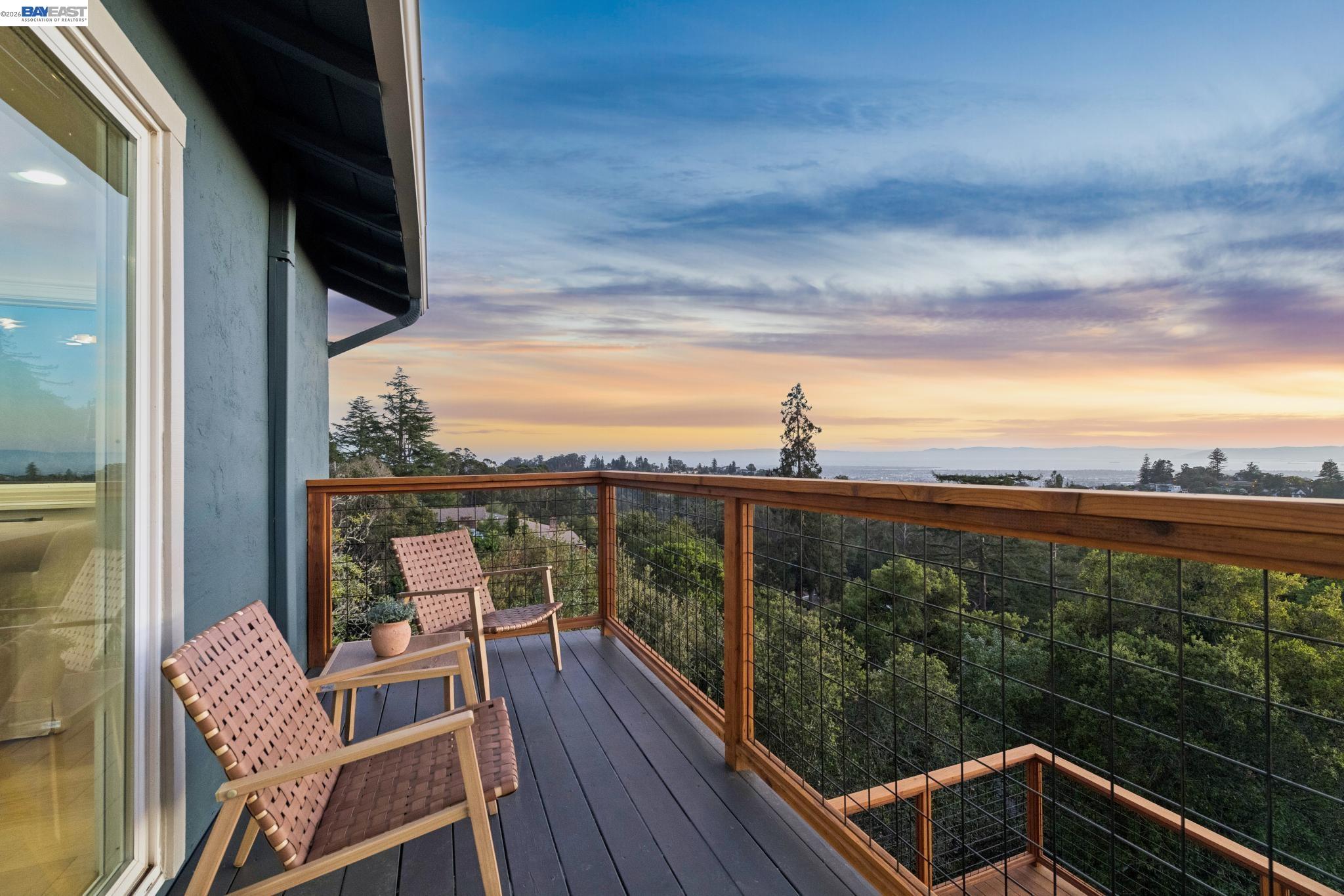 Detail Gallery Image 52 of 60 For 5969 Rincon Dr, Oakland,  CA 94611 - 5 Beds | 3 Baths