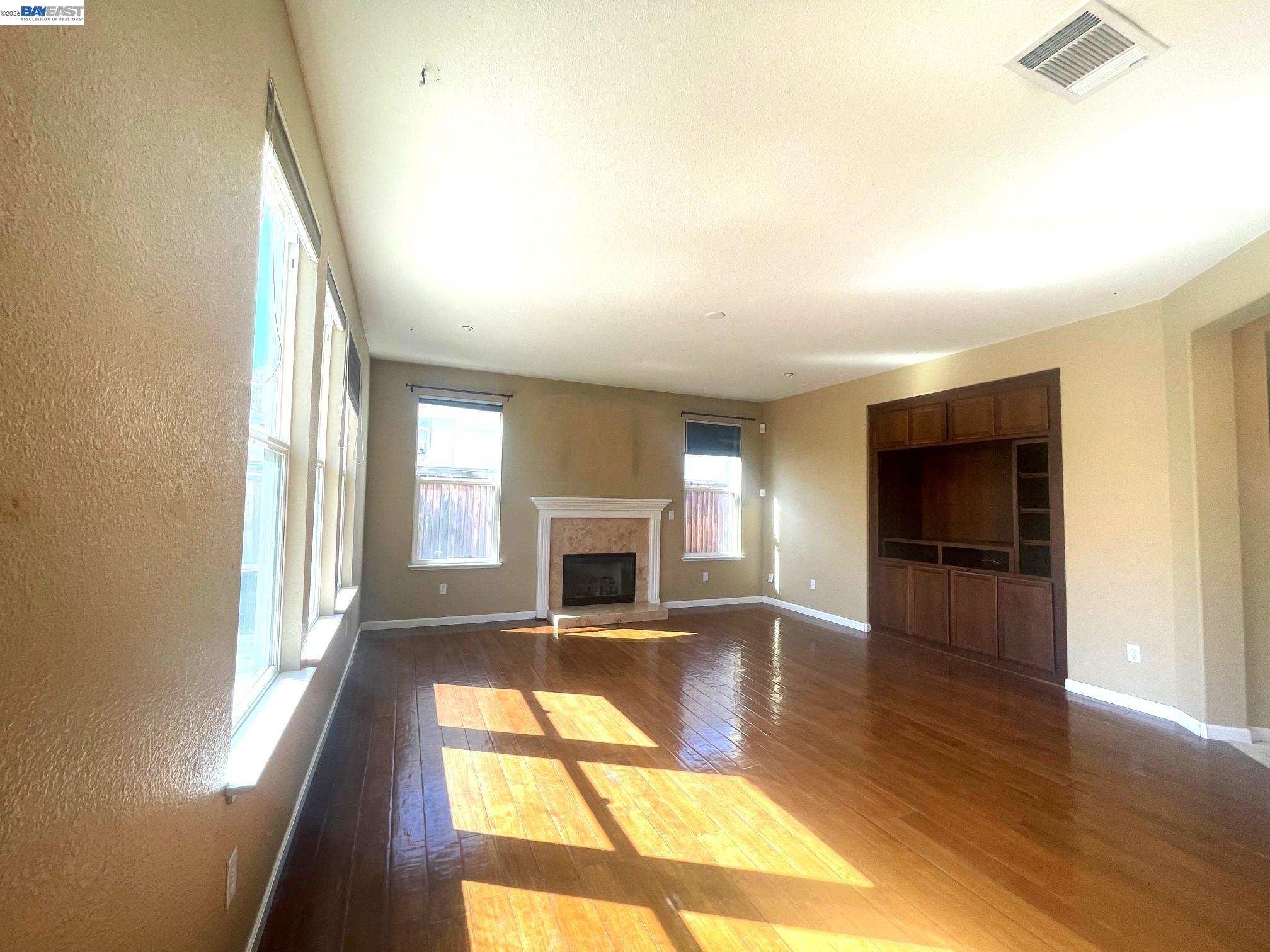 Detail Gallery Image 7 of 35 For 1669 Marina Way,, Brentwood,  CA 94513 - 5 Beds | 3 Baths