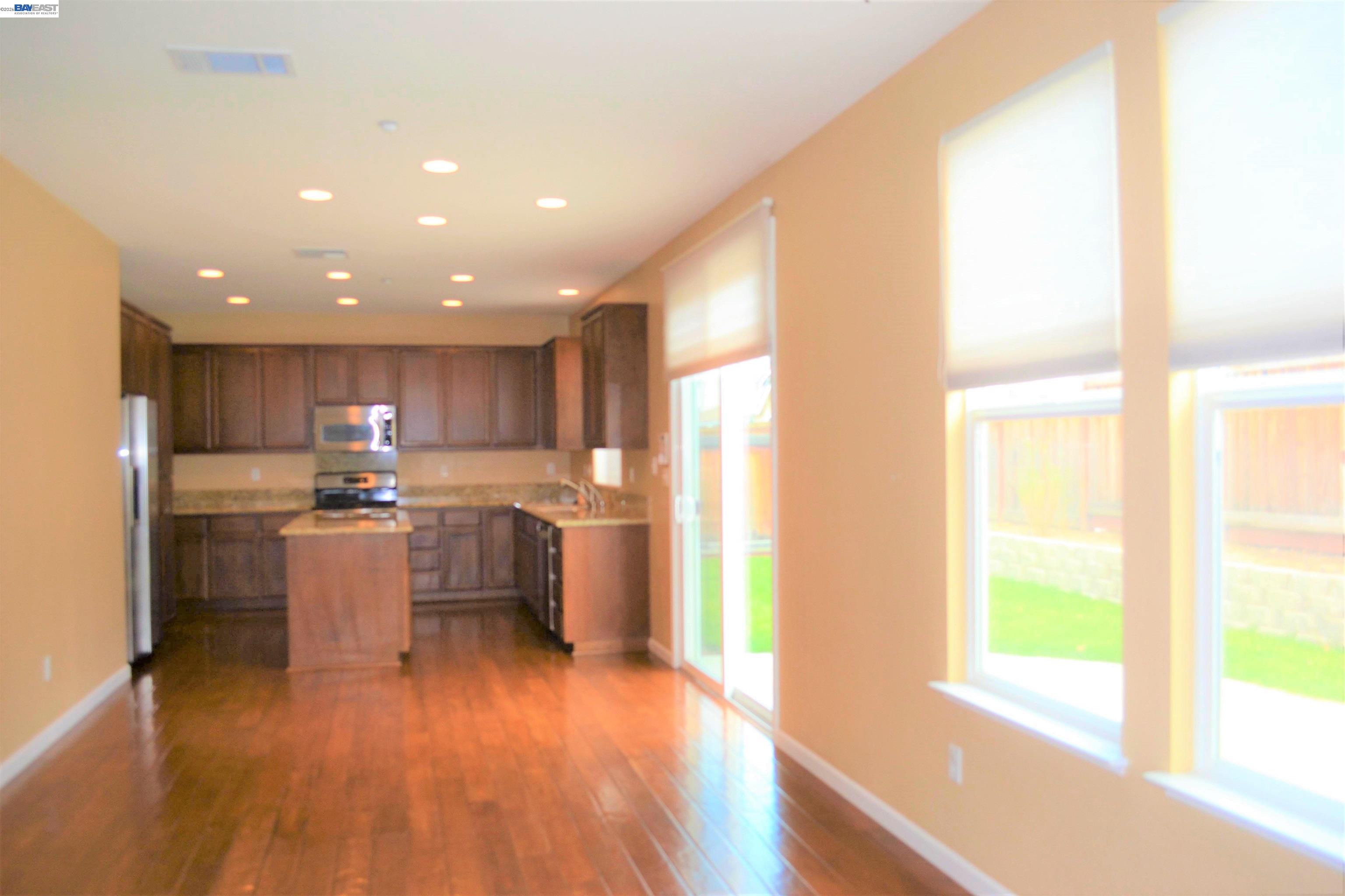 Detail Gallery Image 8 of 35 For 1669 Marina Way,, Brentwood,  CA 94513 - 5 Beds | 3 Baths