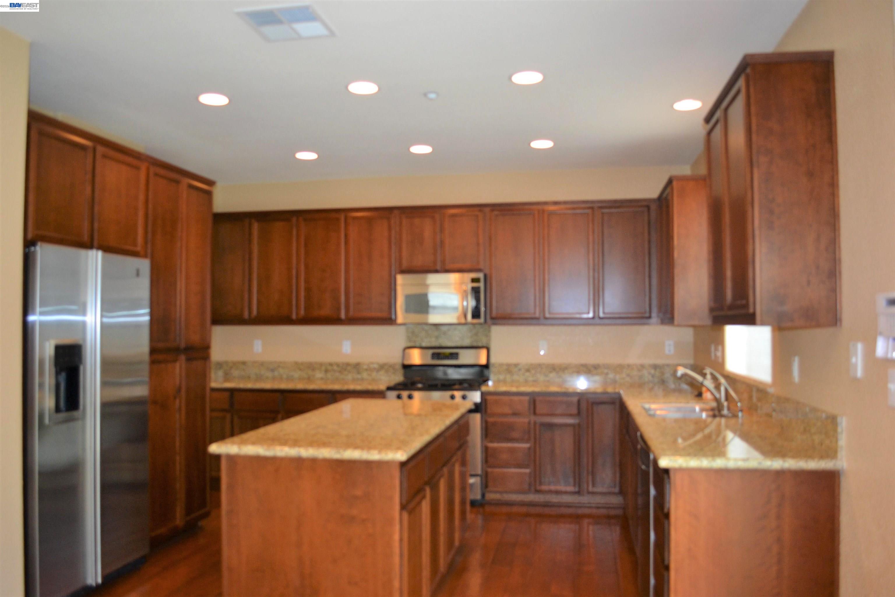 Detail Gallery Image 9 of 35 For 1669 Marina Way,, Brentwood,  CA 94513 - 5 Beds | 3 Baths