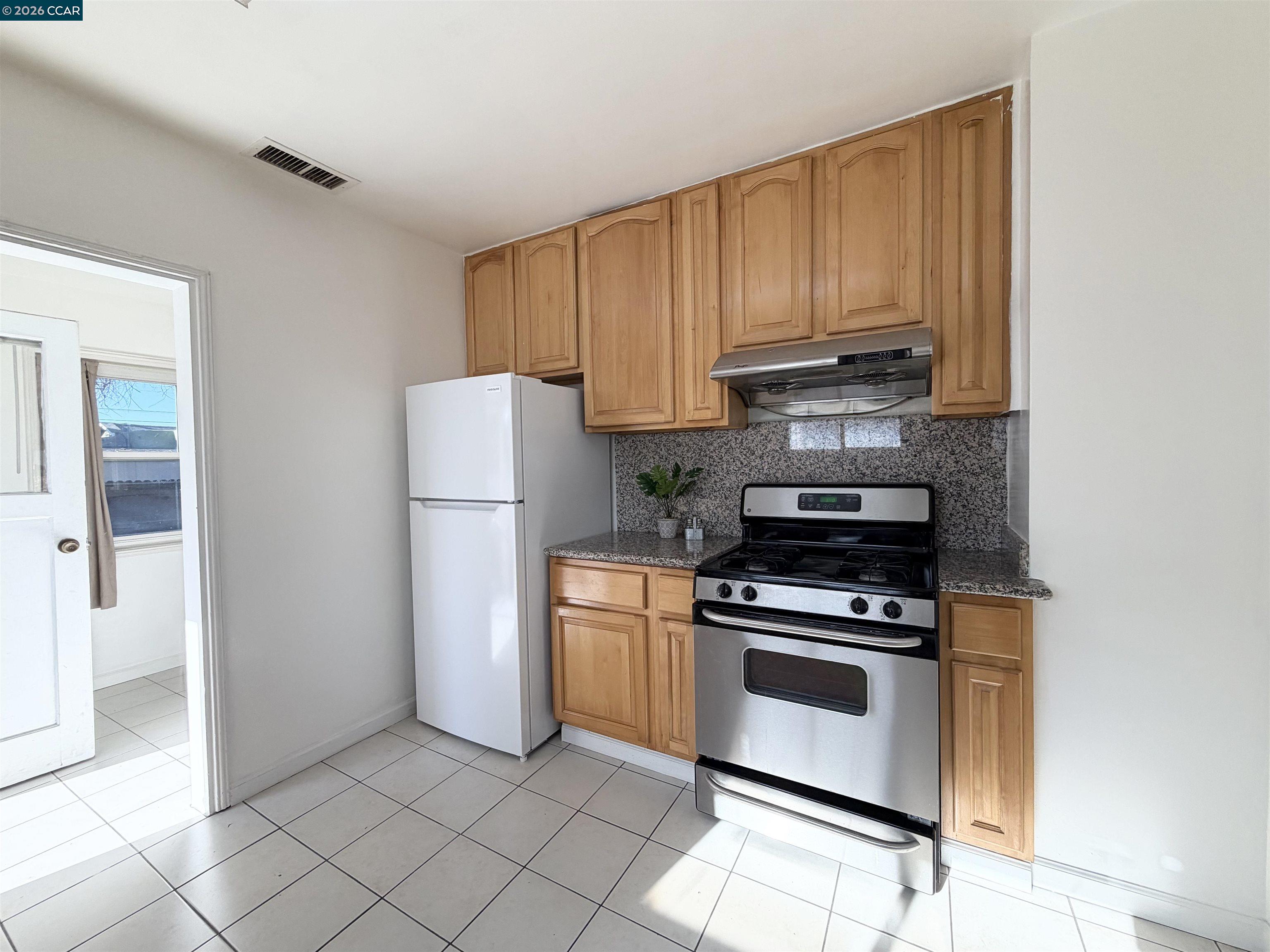 Detail Gallery Image 17 of 38 For 1541 152nd Ave, –,  CA 94578 - 2 Beds | 1 Baths