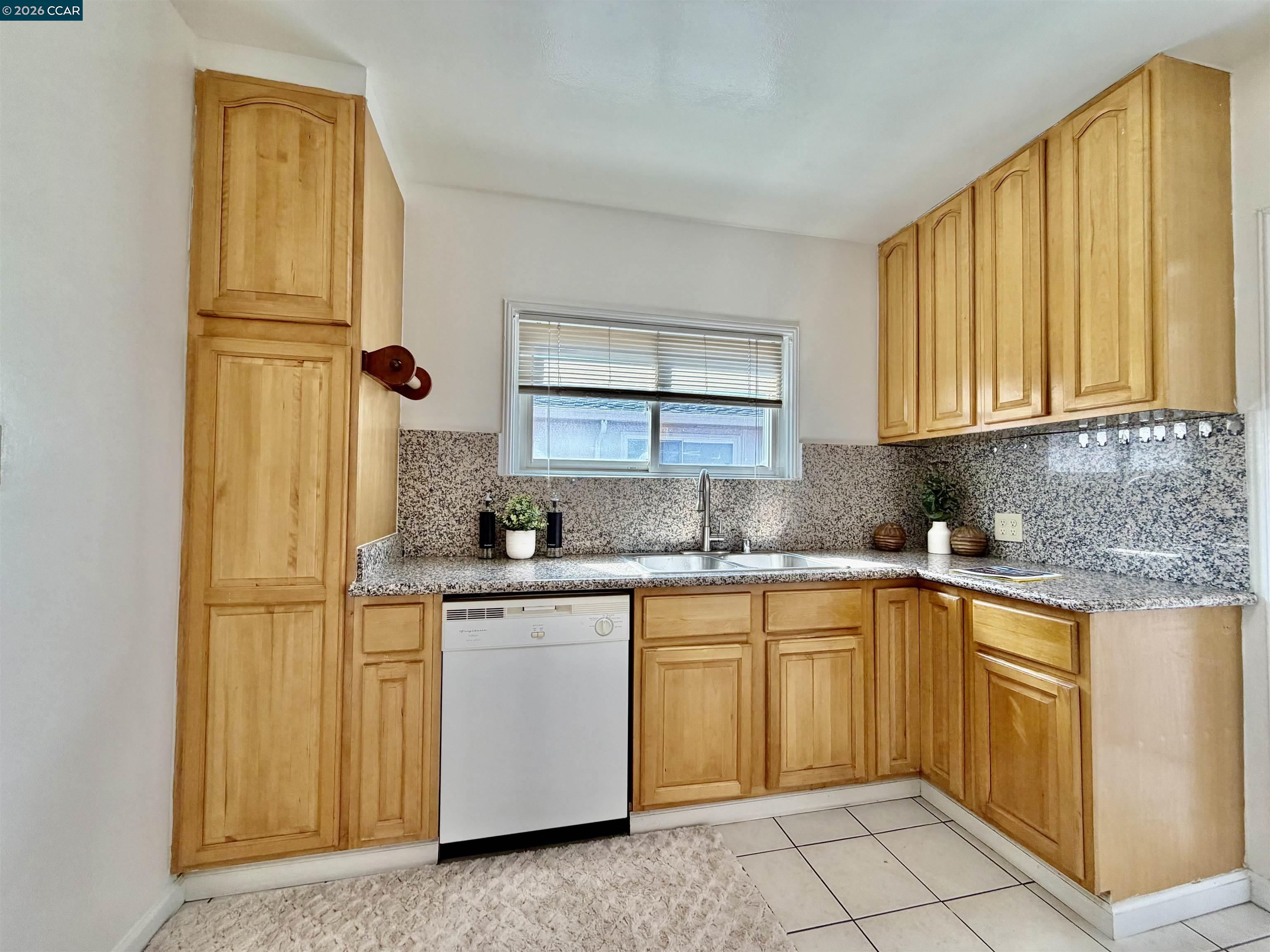 Detail Gallery Image 18 of 38 For 1541 152nd Ave, –,  CA 94578 - 2 Beds | 1 Baths