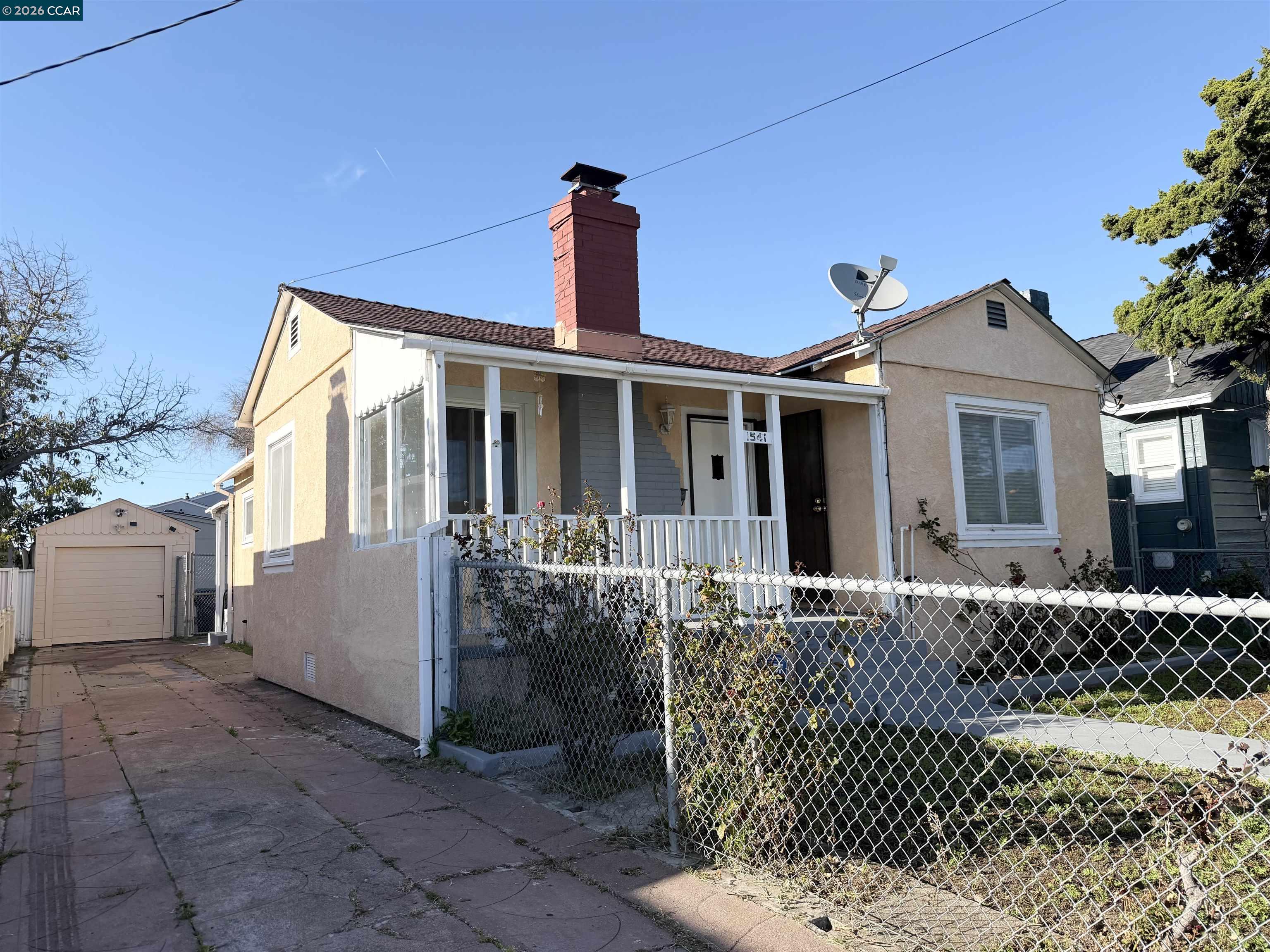 Detail Gallery Image 4 of 38 For 1541 152nd Ave, –,  CA 94578 - 2 Beds | 1 Baths