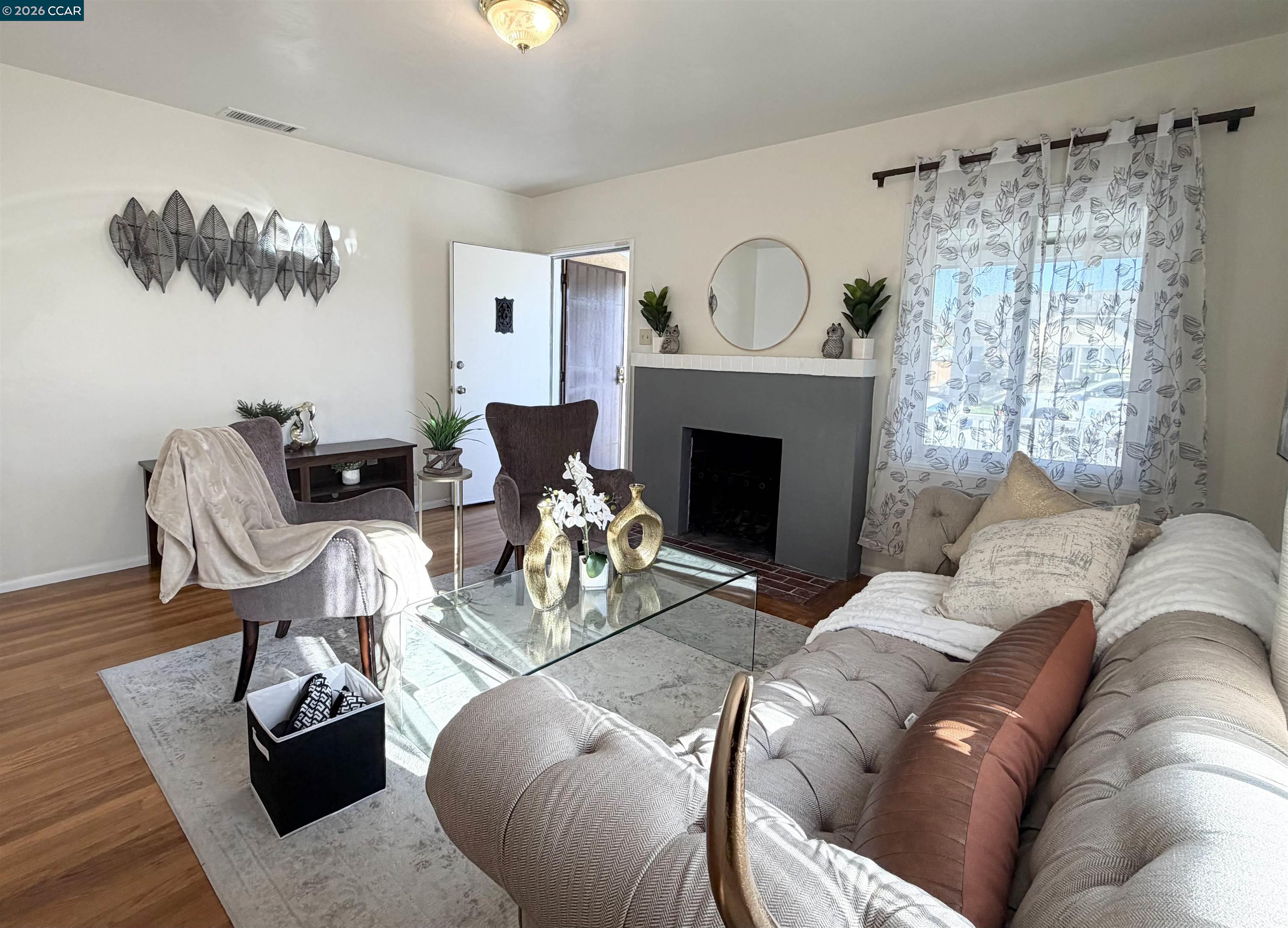 Detail Gallery Image 9 of 38 For 1541 152nd Ave, –,  CA 94578 - 2 Beds | 1 Baths