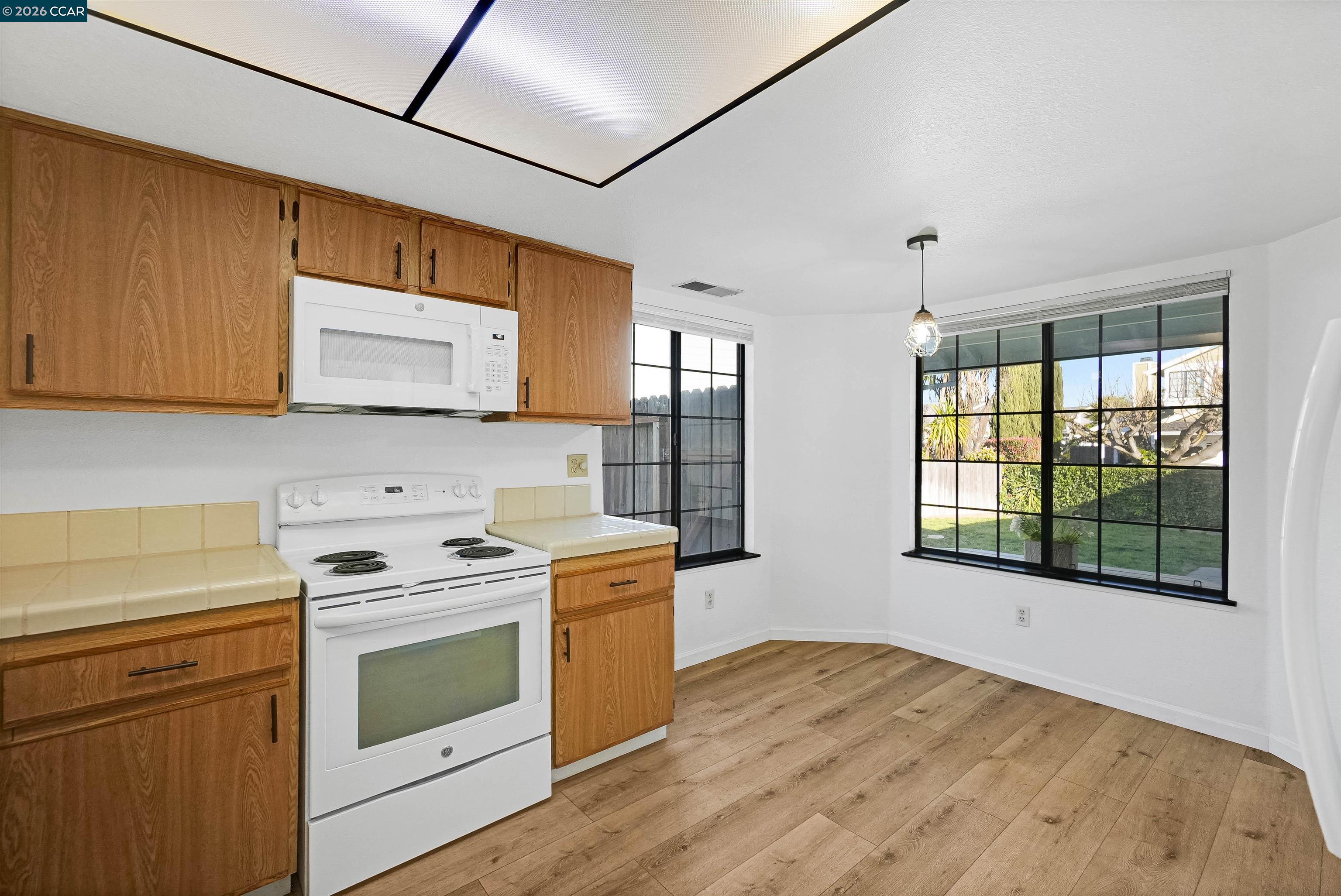 Detail Gallery Image 13 of 31 For 237 Starboard Dr, Vallejo,  CA 94590 - 2 Beds | 1 Baths