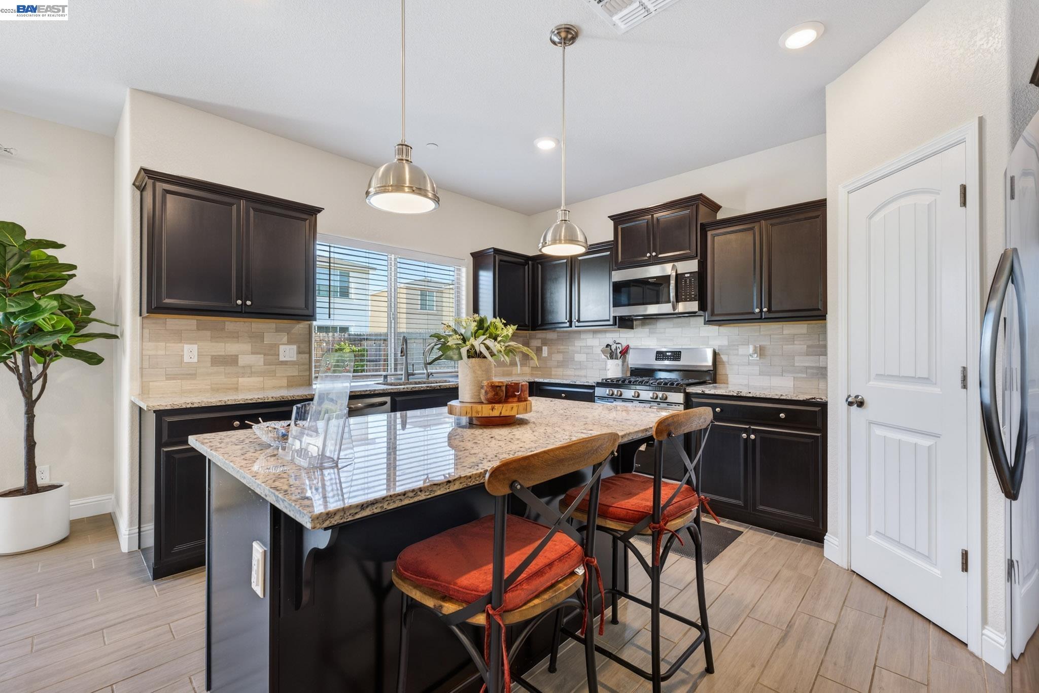 Detail Gallery Image 11 of 41 For 2419 Gabriel Dr, Merced,  CA 95340 - 4 Beds | 2/1 Baths