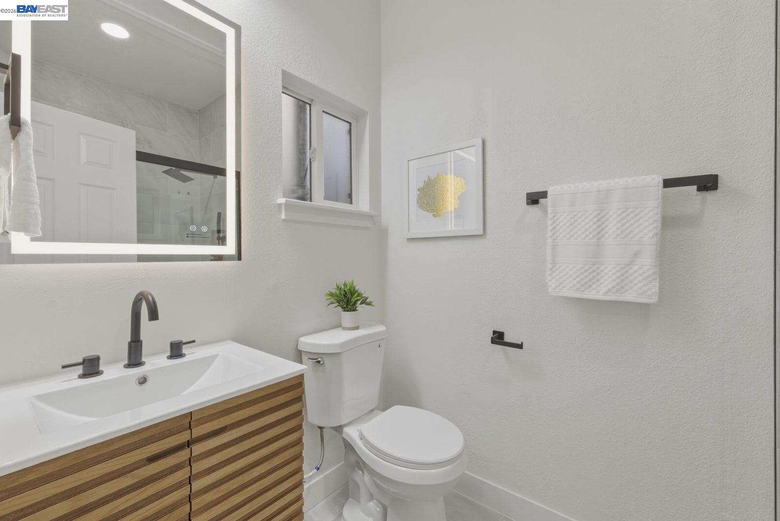 Detail Gallery Image 16 of 45 For 1726 Eagle Ave, Alameda,  CA 94501 - 3 Beds | 2 Baths