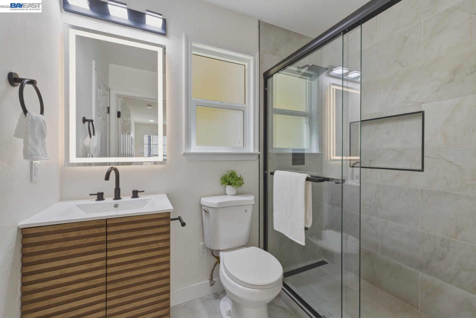 Detail Gallery Image 26 of 45 For 1726 Eagle Ave, Alameda,  CA 94501 - 3 Beds | 2 Baths