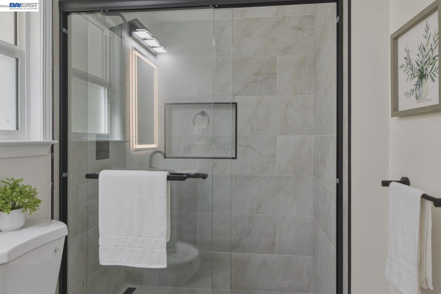 Detail Gallery Image 27 of 45 For 1726 Eagle Ave, Alameda,  CA 94501 - 3 Beds | 2 Baths