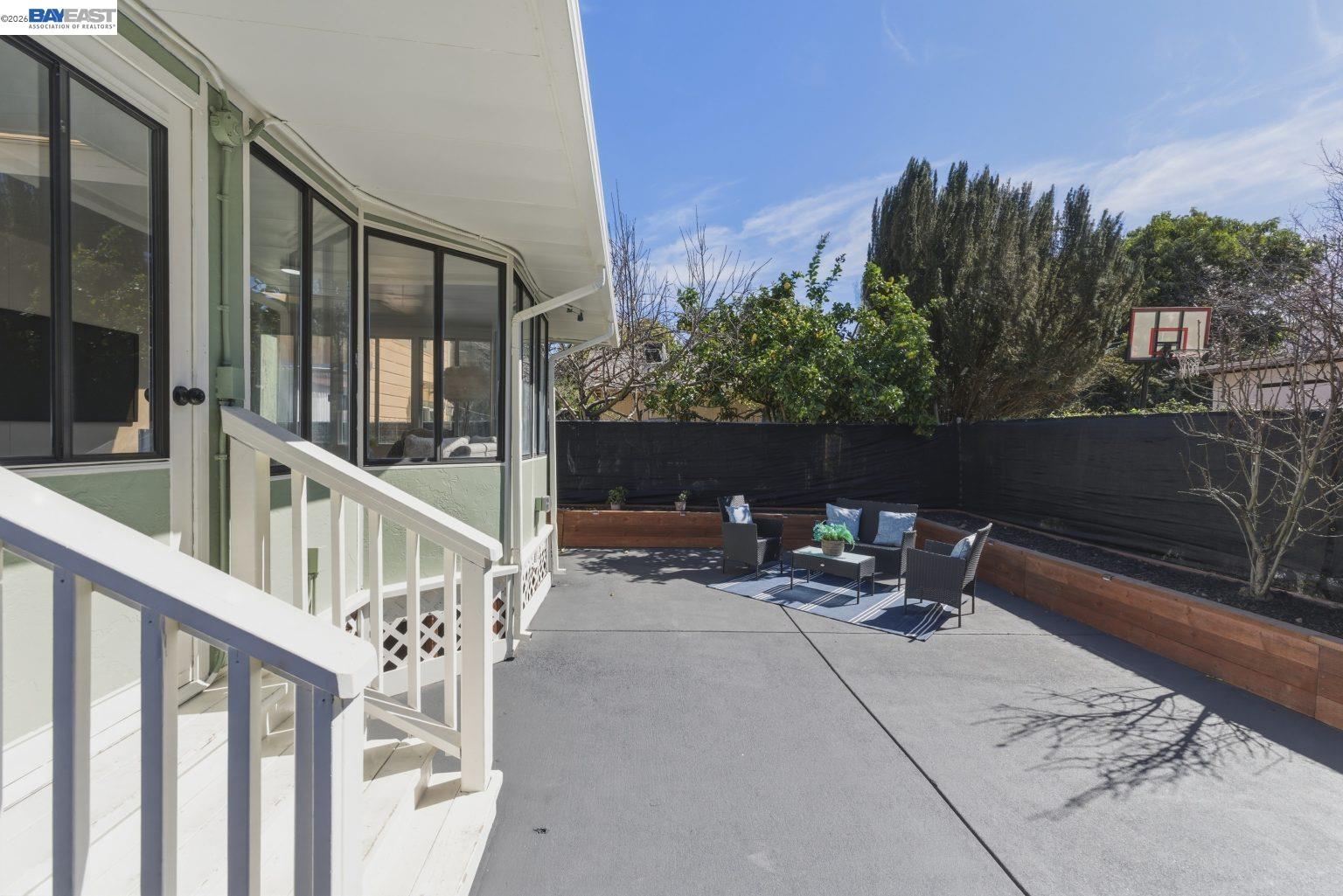 Detail Gallery Image 36 of 45 For 1726 Eagle Ave, Alameda,  CA 94501 - 3 Beds | 2 Baths