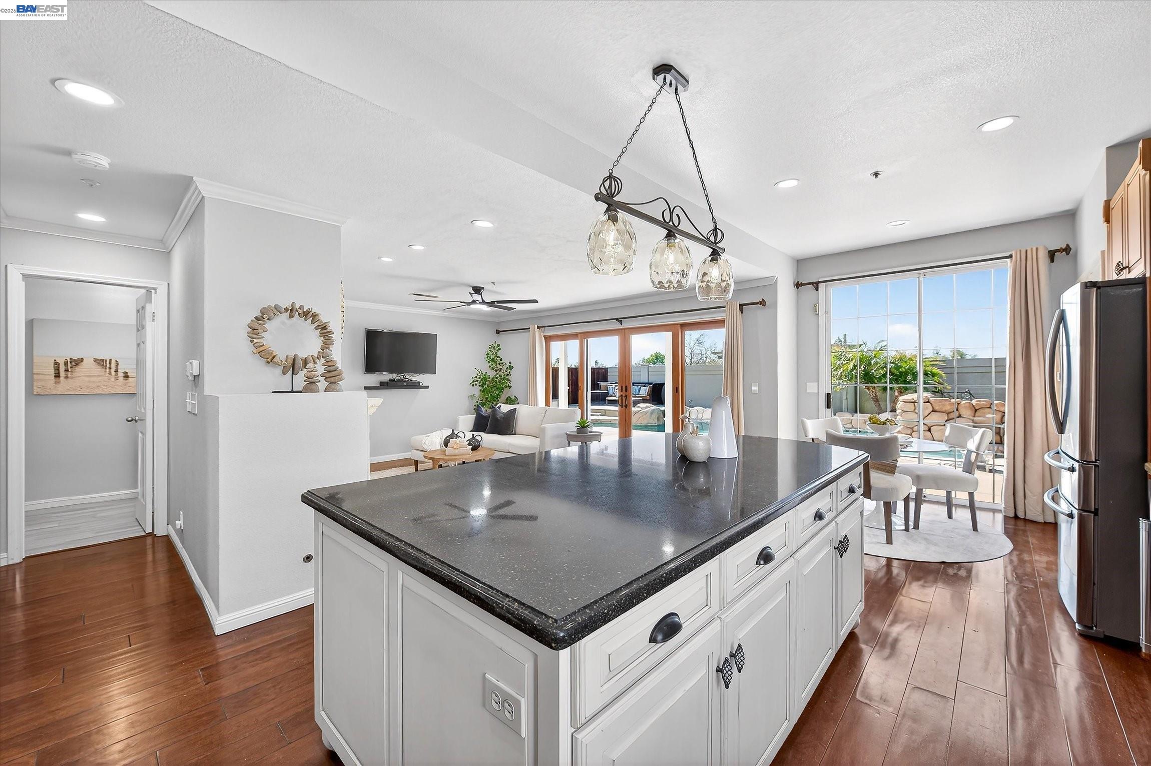 Detail Gallery Image 9 of 41 For 1426 Jayhawk Ln, Livermore,  CA 94551 - 4 Beds | 2/1 Baths